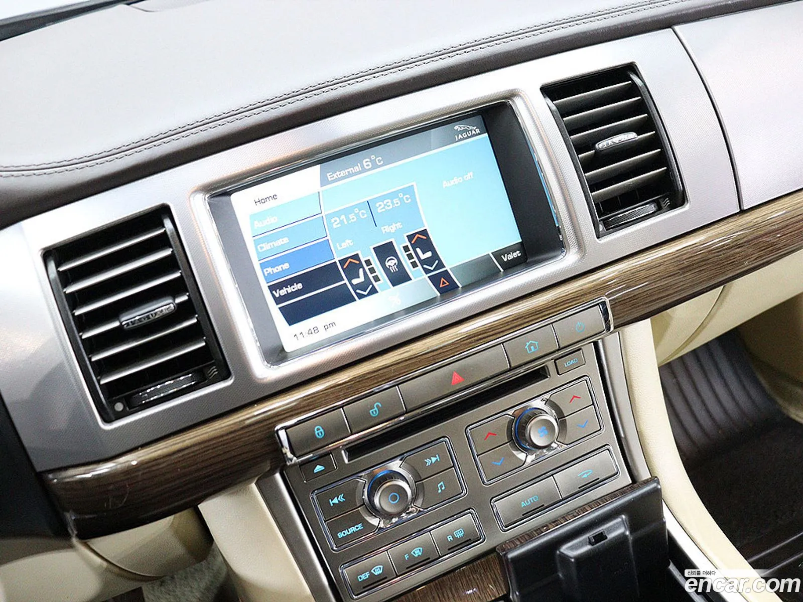 Jaguar XF 2009 — 9