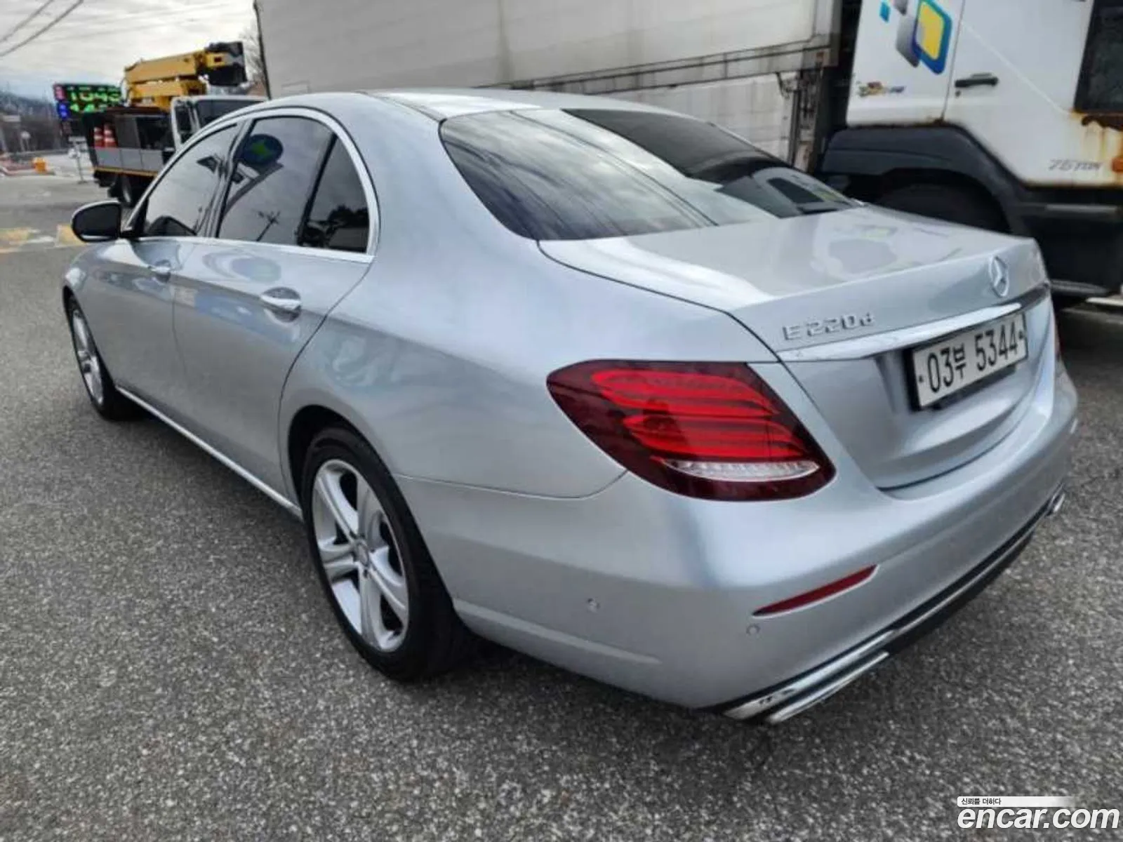Mercedes-Benz E-Class W213 2017 — 15
