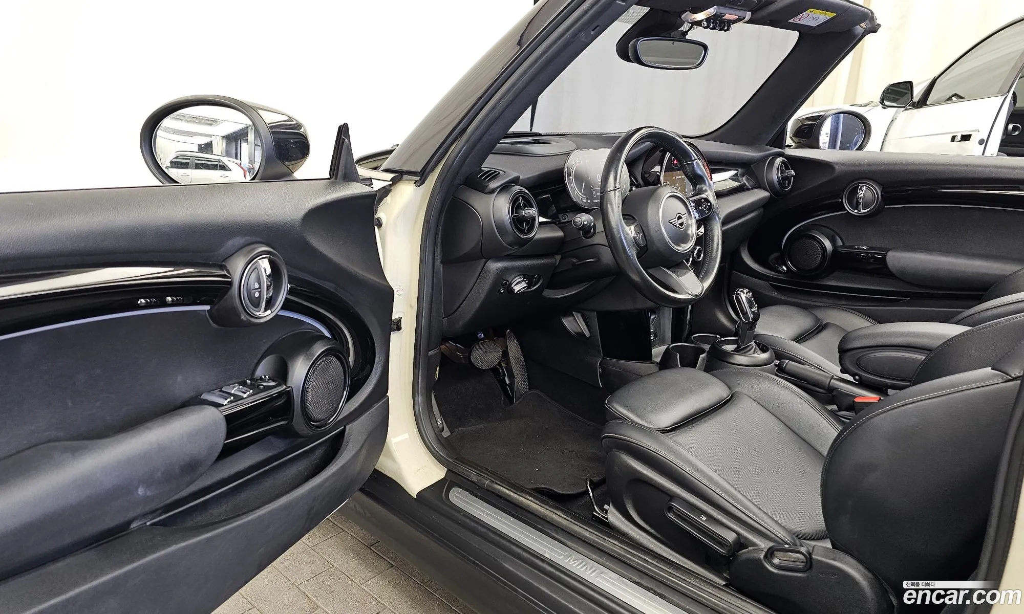 Mini Cooper Convertible 2022 WMW31DL05N3N97002 — 6