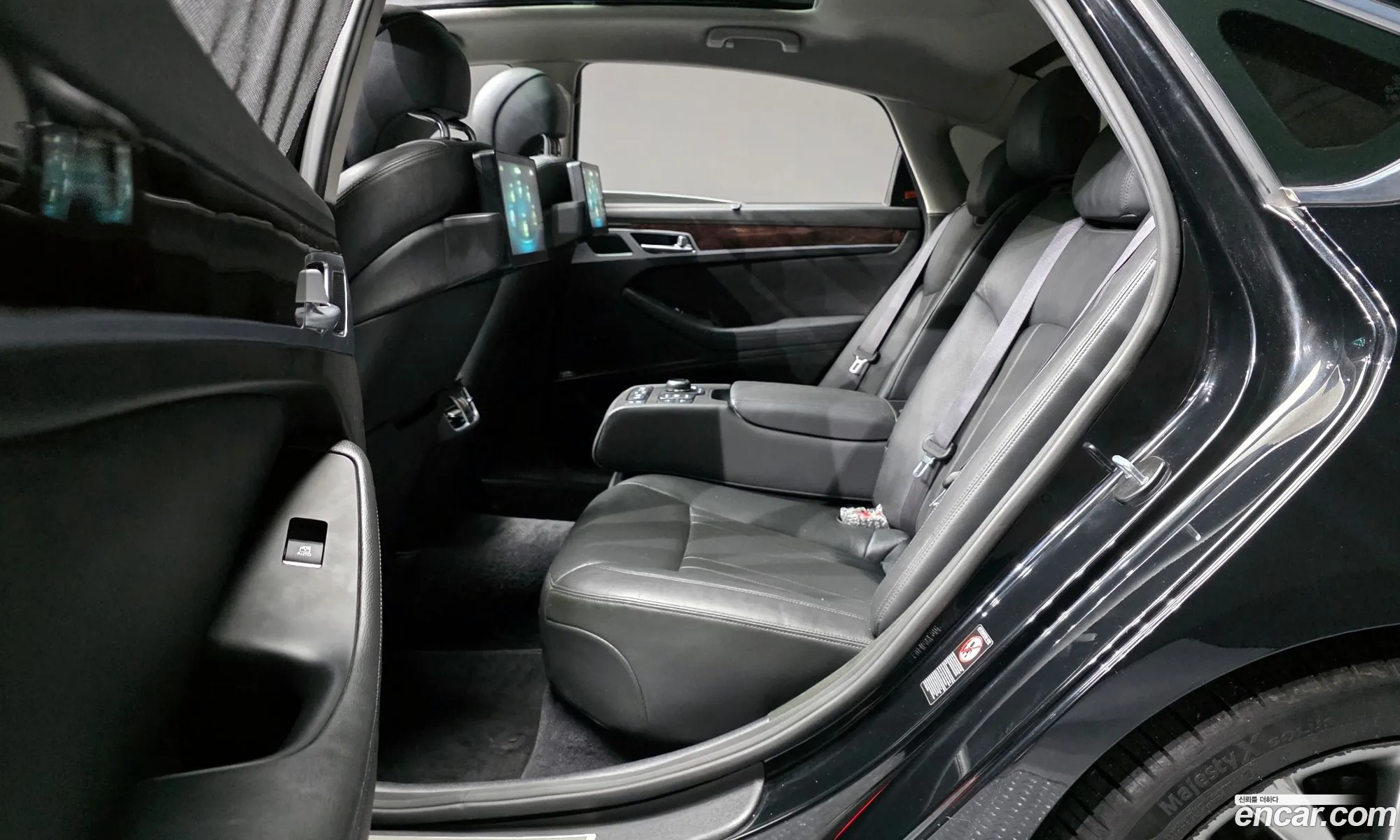 Hyundai Genesis DH 2015 — 12