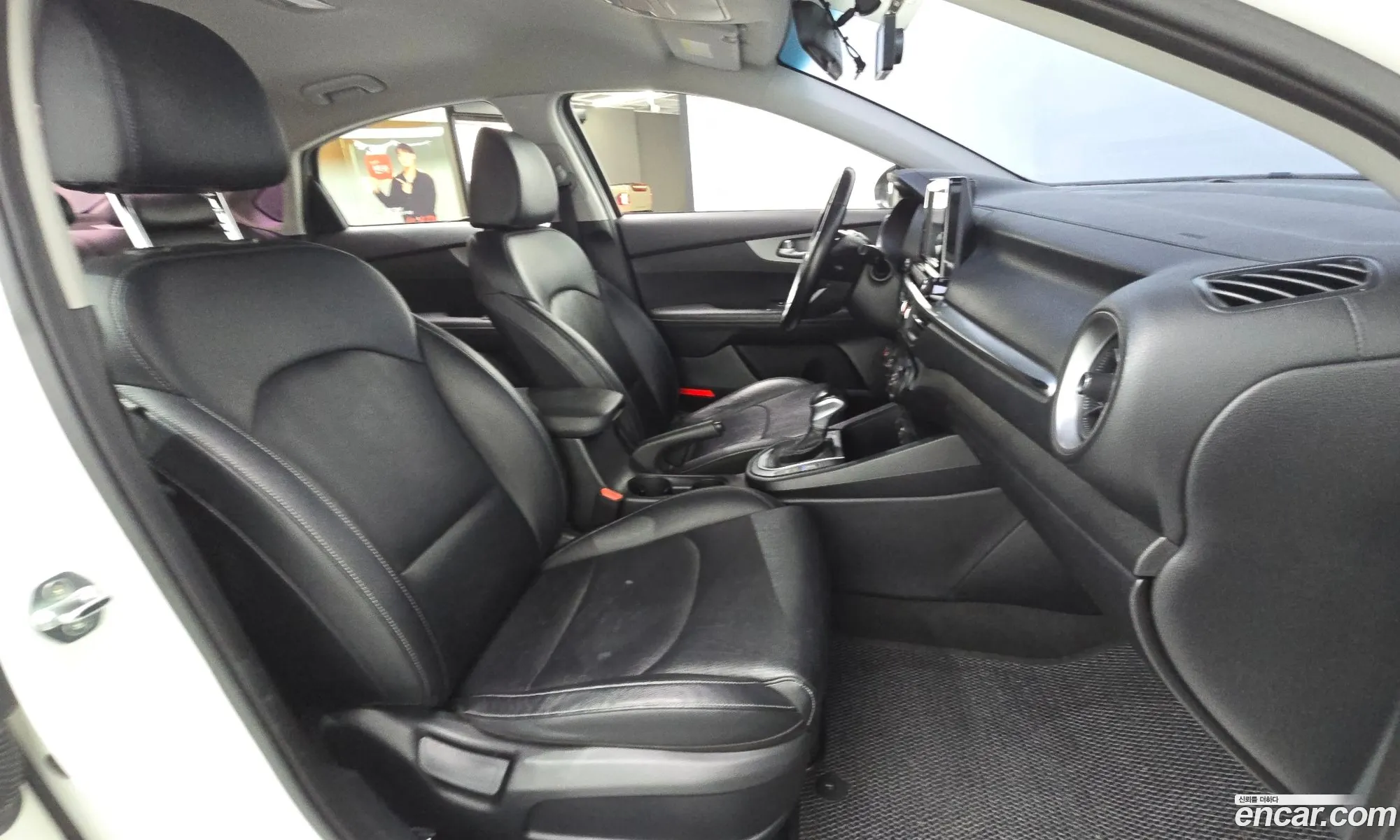 Kia K3 2018 — 18