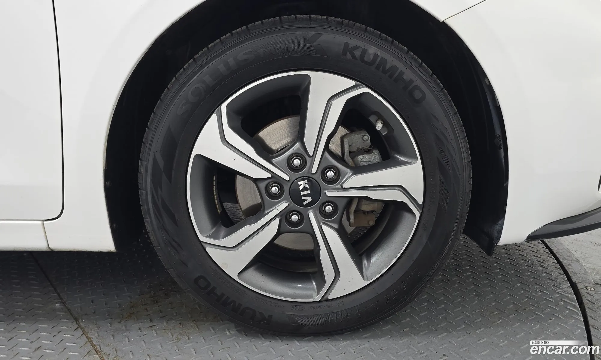 Kia K3 2018 — 16