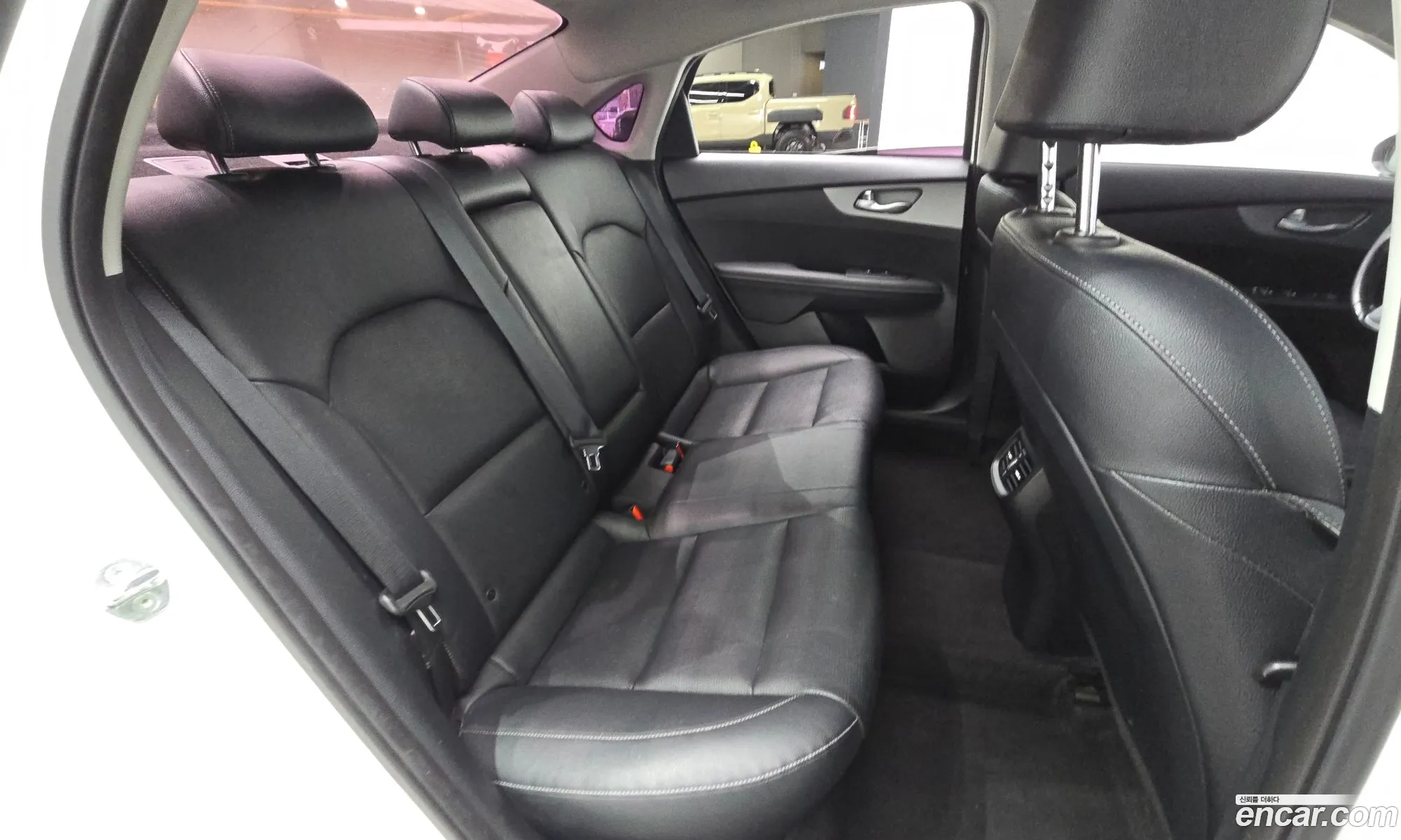 Kia K3 2018 — 17