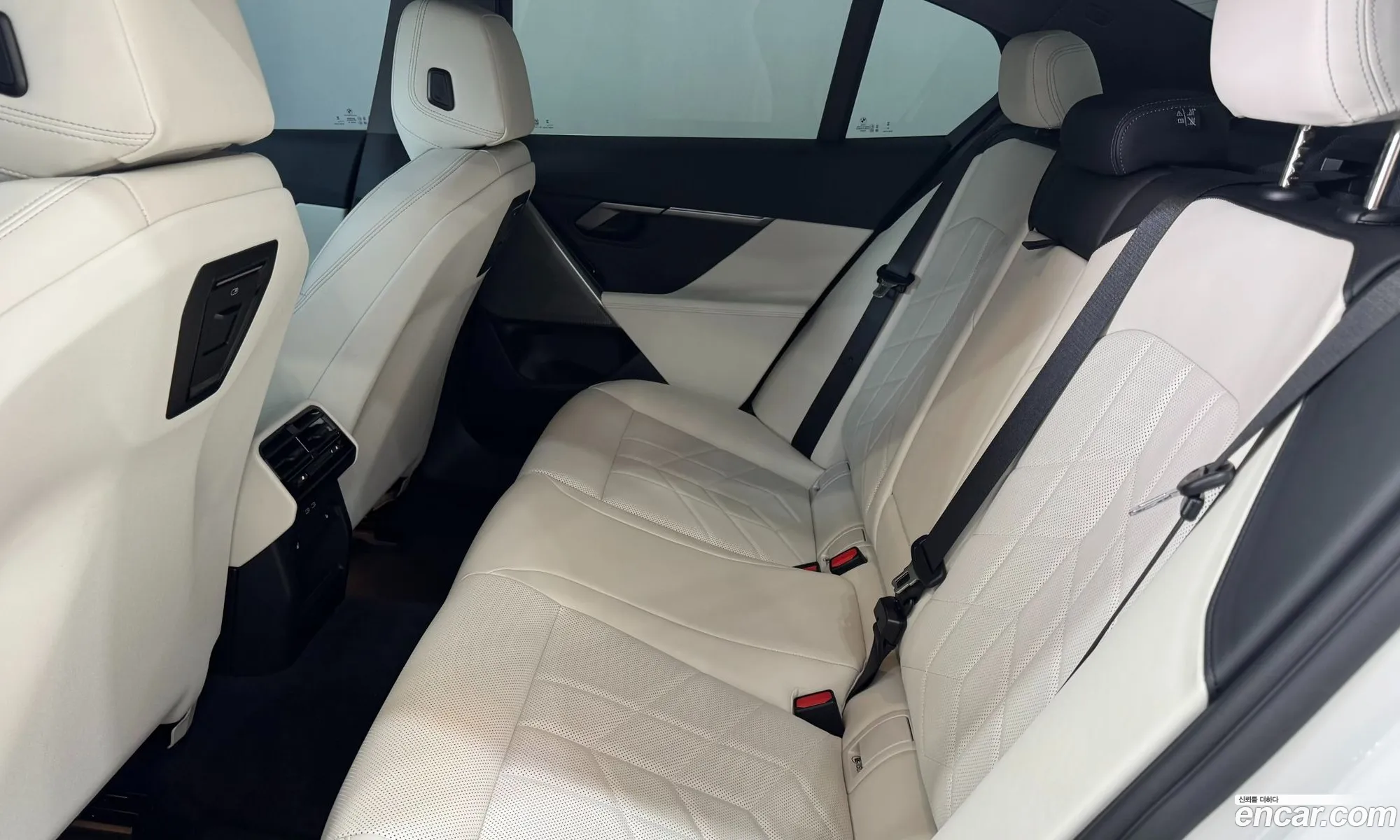 BMW 5 Series 2025 — 8