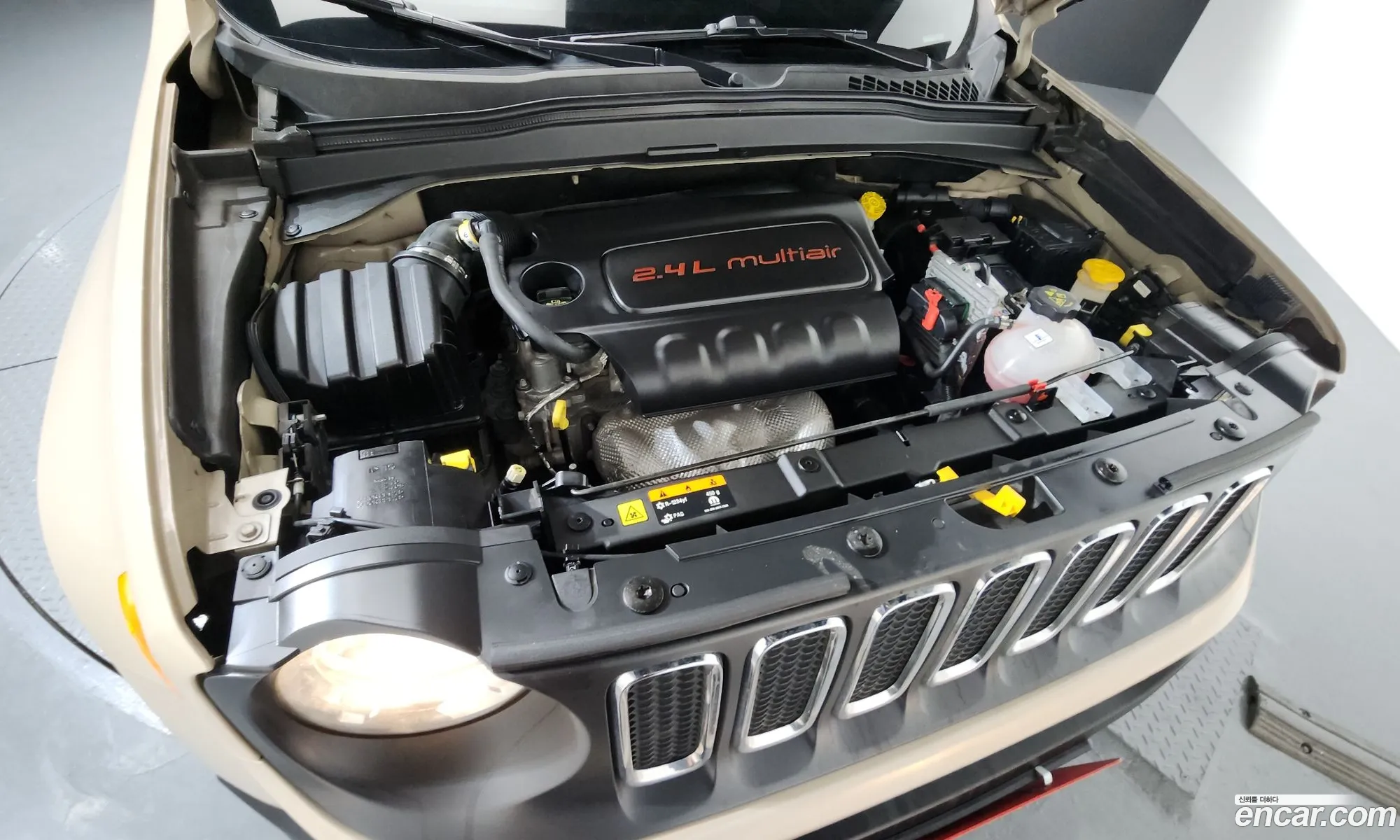 Jeep Renegade 2015 — 16