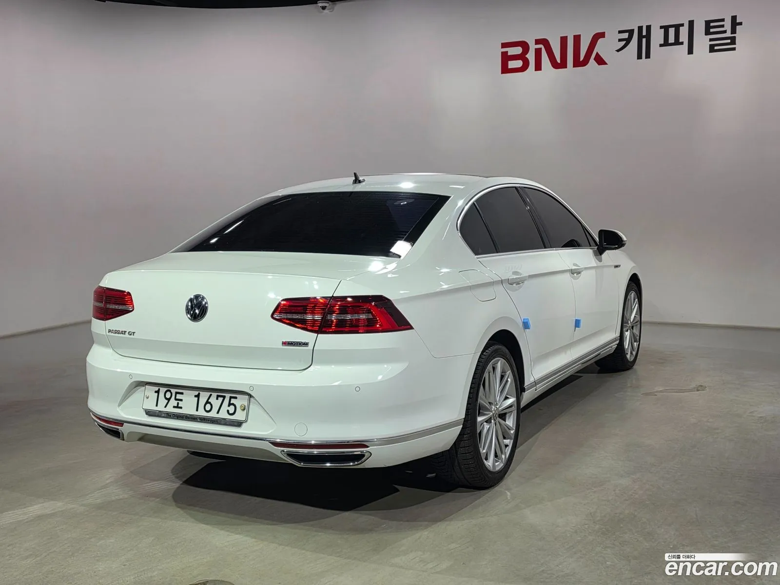 Volkswagen Passat GT 2018 — 17