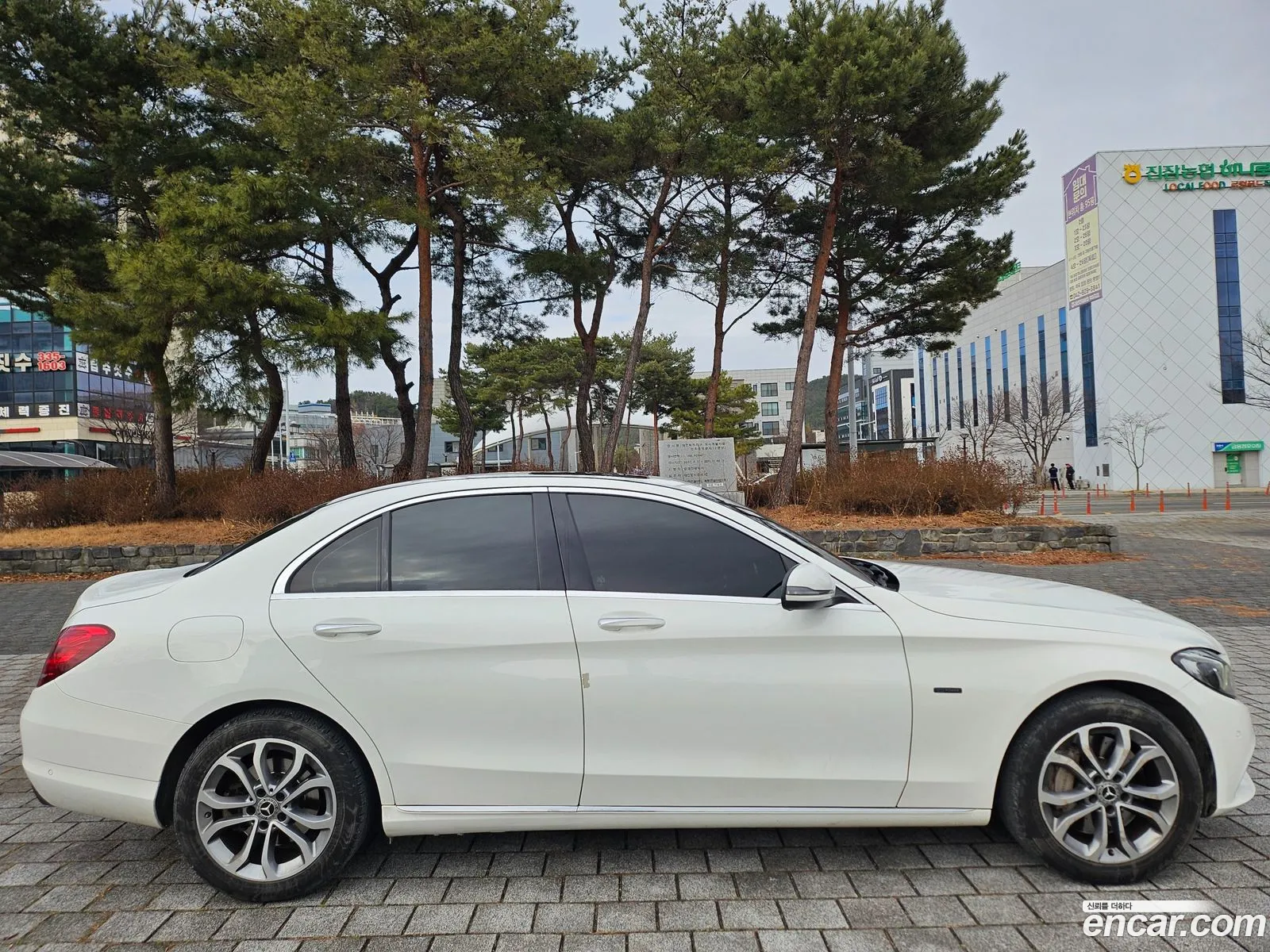 Mercedes-Benz C-Class W205 2018 — 12
