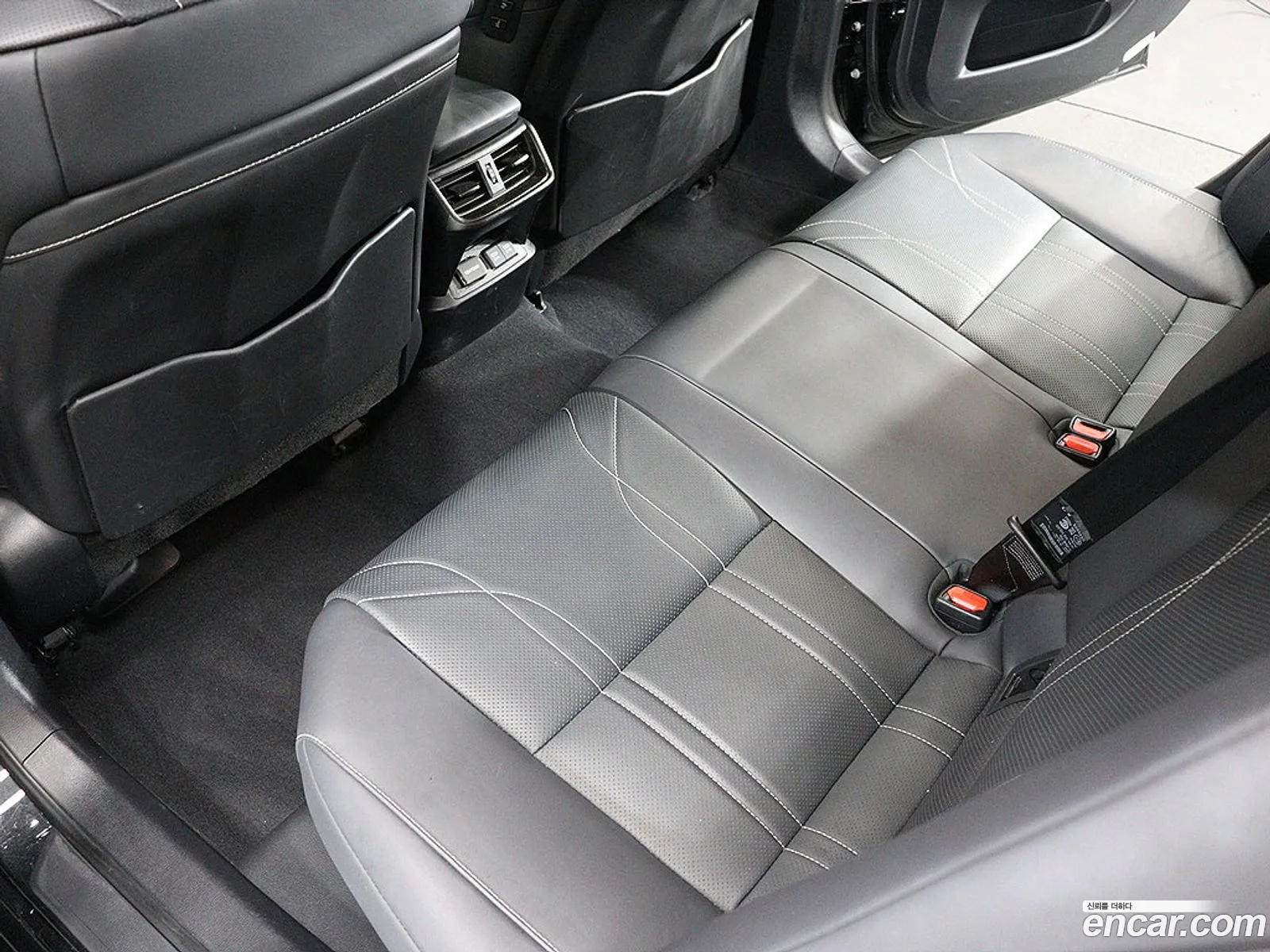 Lexus ES300h 7th Gen 2021 — 15