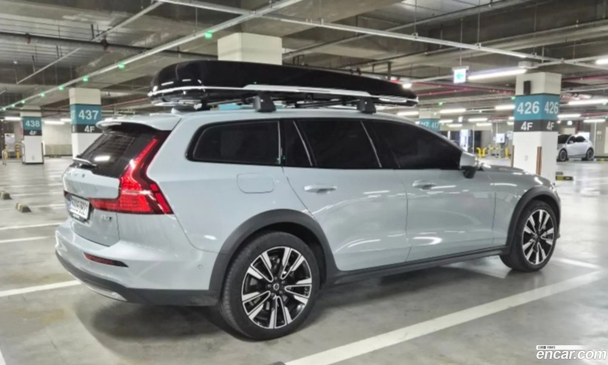 Volvo V60 Cross Country 2023 — 2