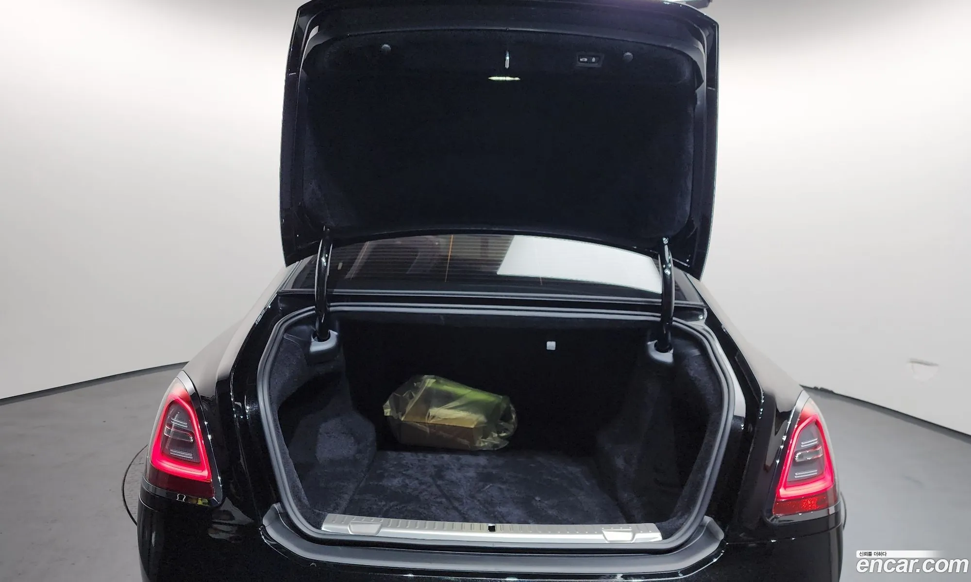 Rolls-Royce Ghost 2024 SCATV2103RU226538 — 13