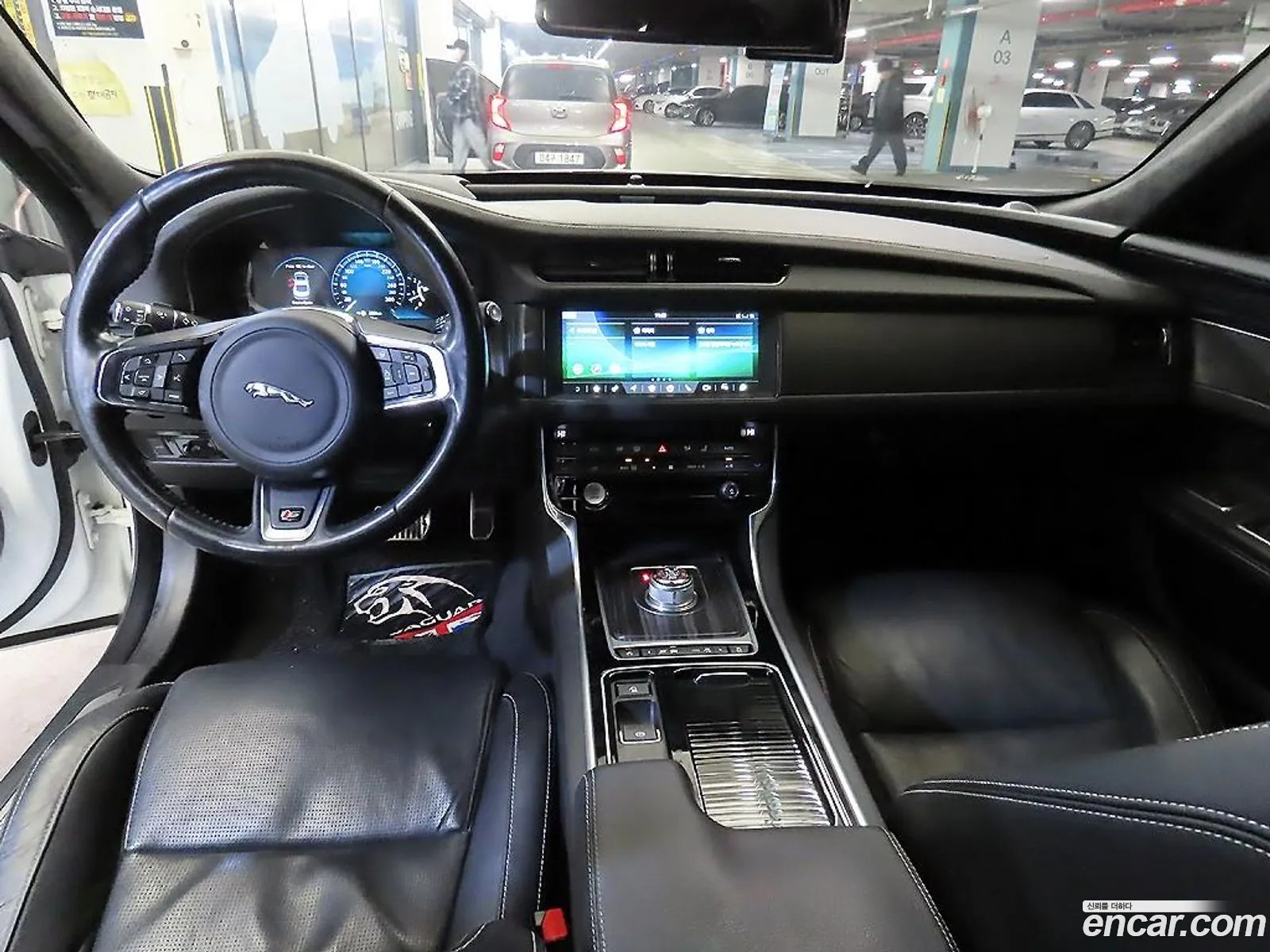 Jaguar XF 2016 — 15