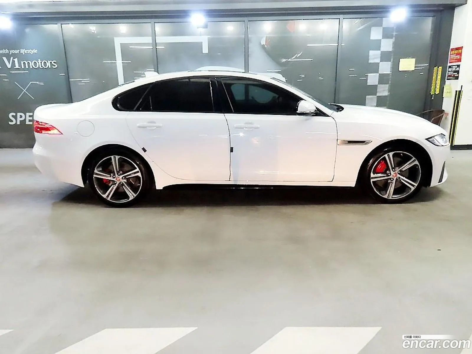 Jaguar XF 2016 — 9