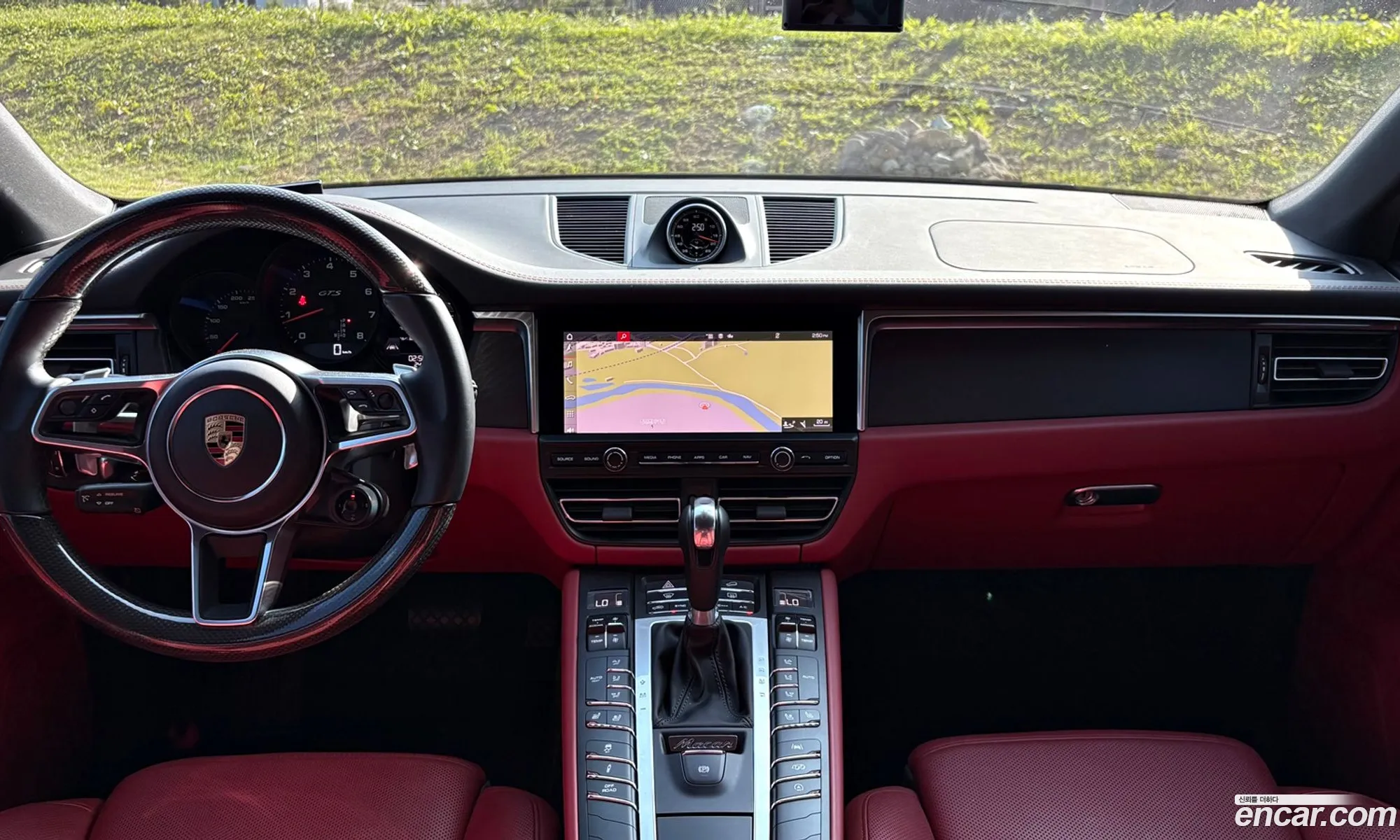 Porsche Macan 2020 — 14
