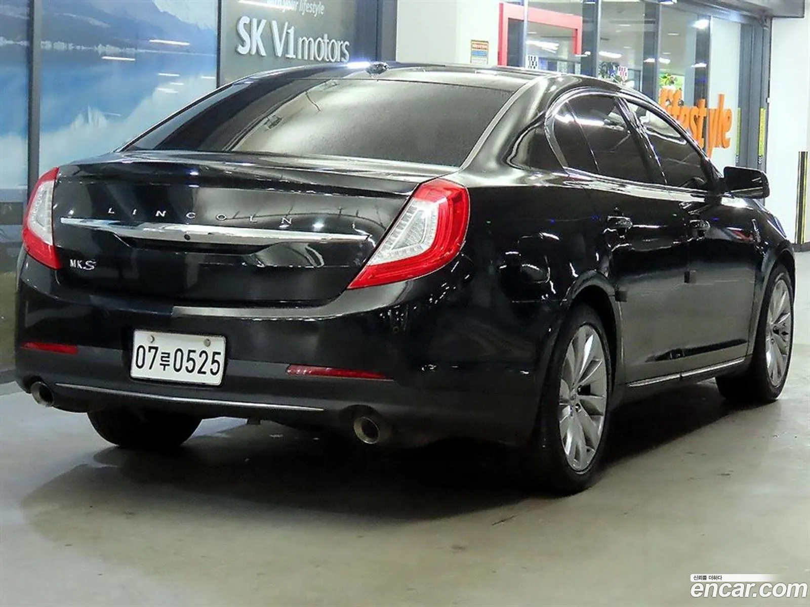 Lincoln MKS 2015 — 15