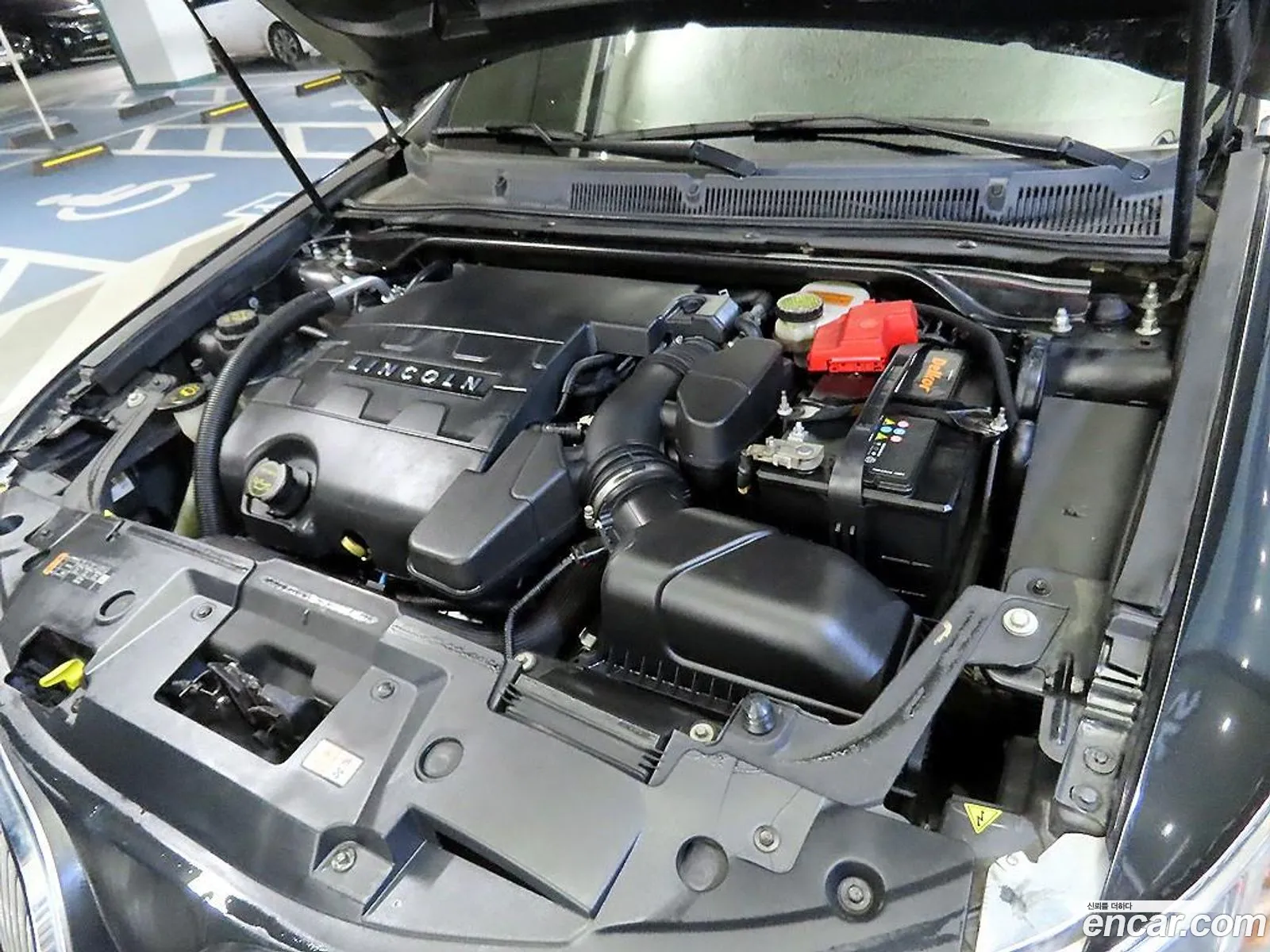 Lincoln MKS