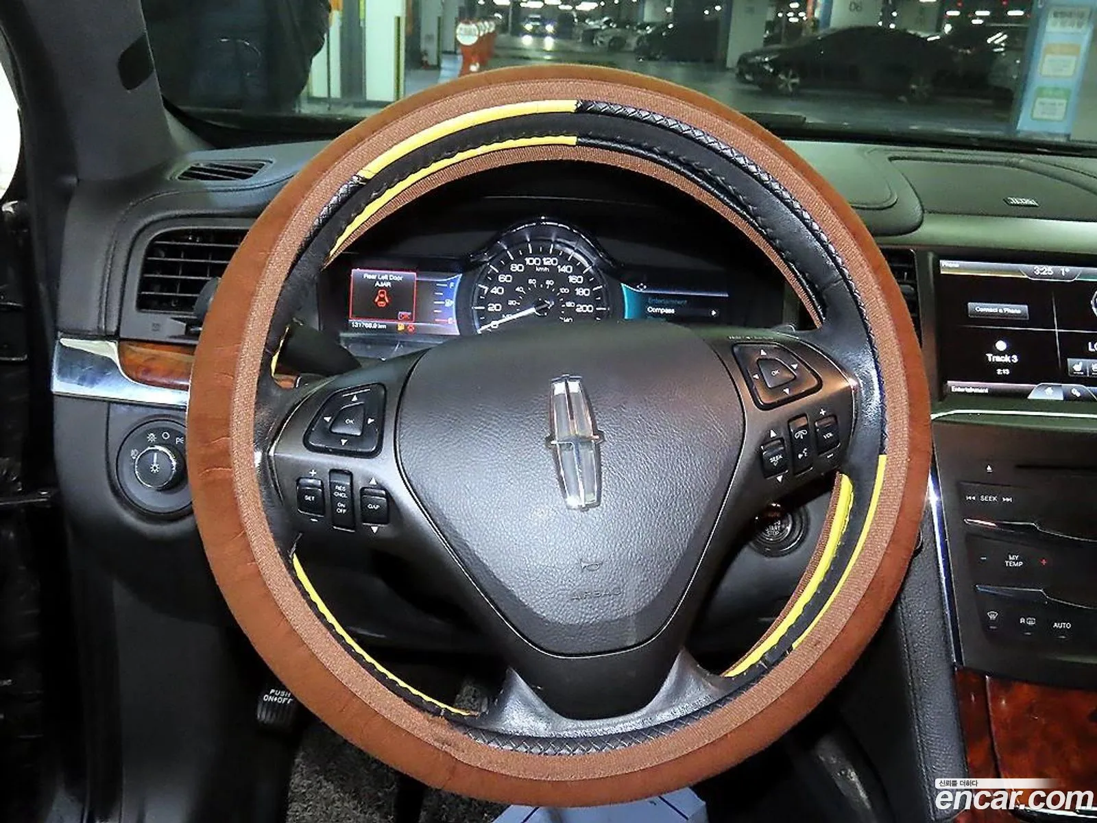 Lincoln MKS 2015 — 20