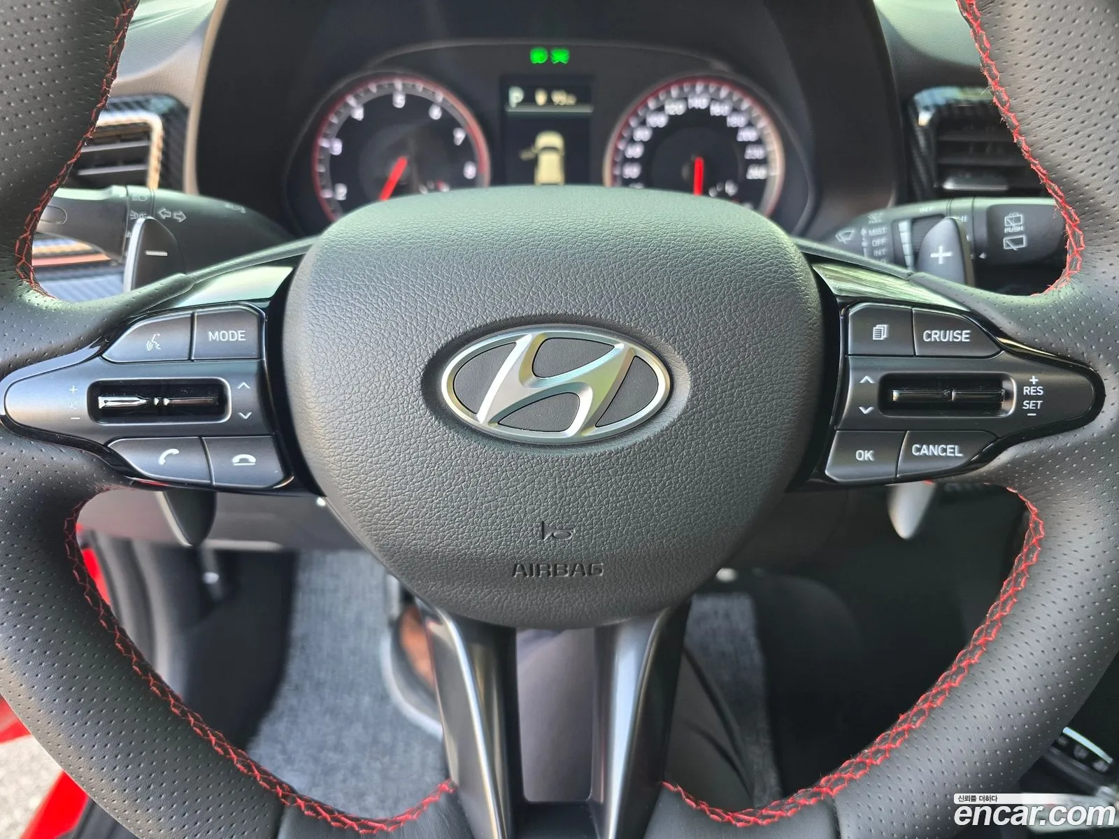 Hyundai Veloster 2018 — 17