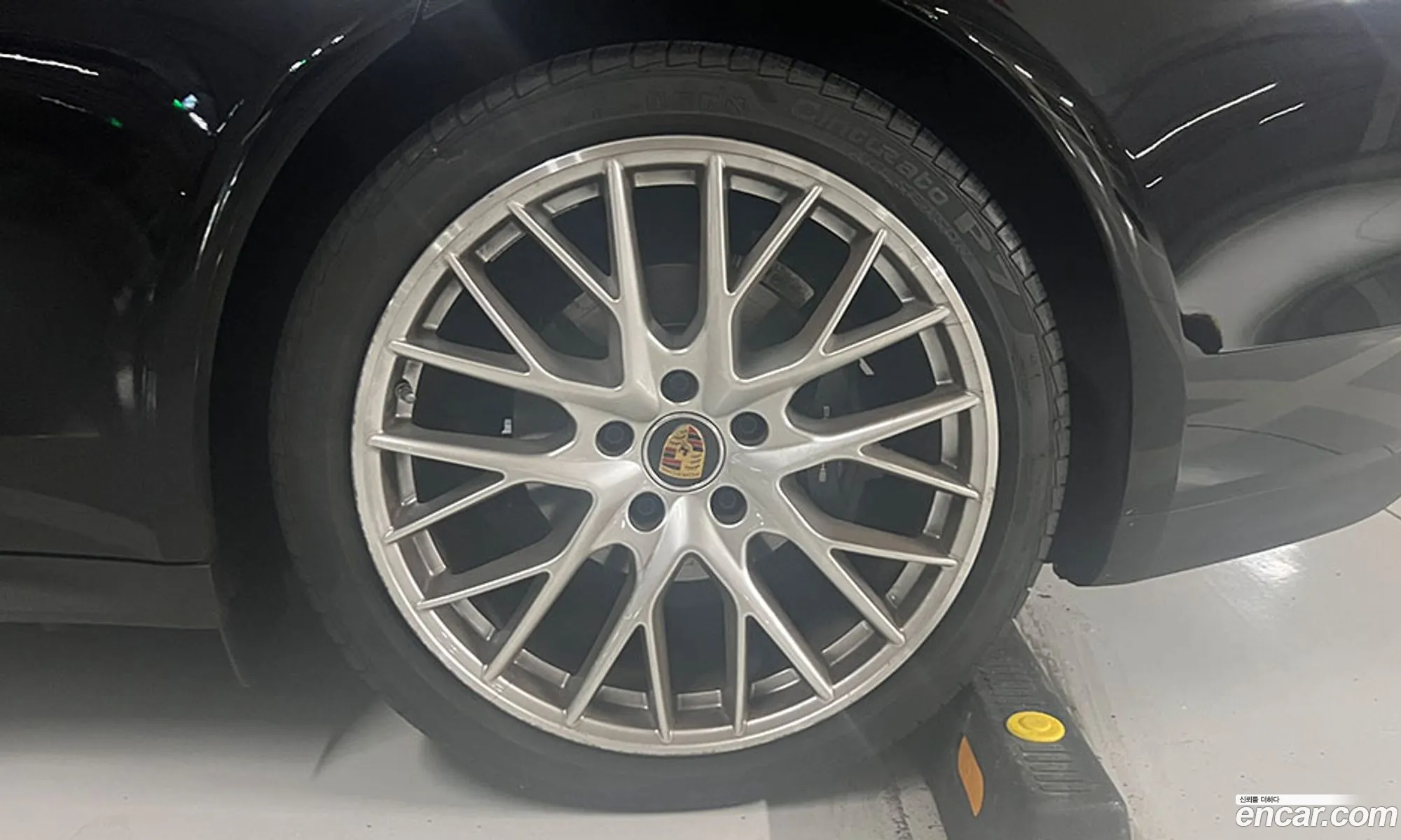 Porsche Panamera 2023 — 4