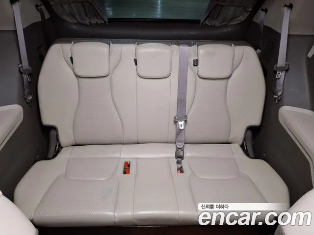 Kia Carnival 2021 — 4
