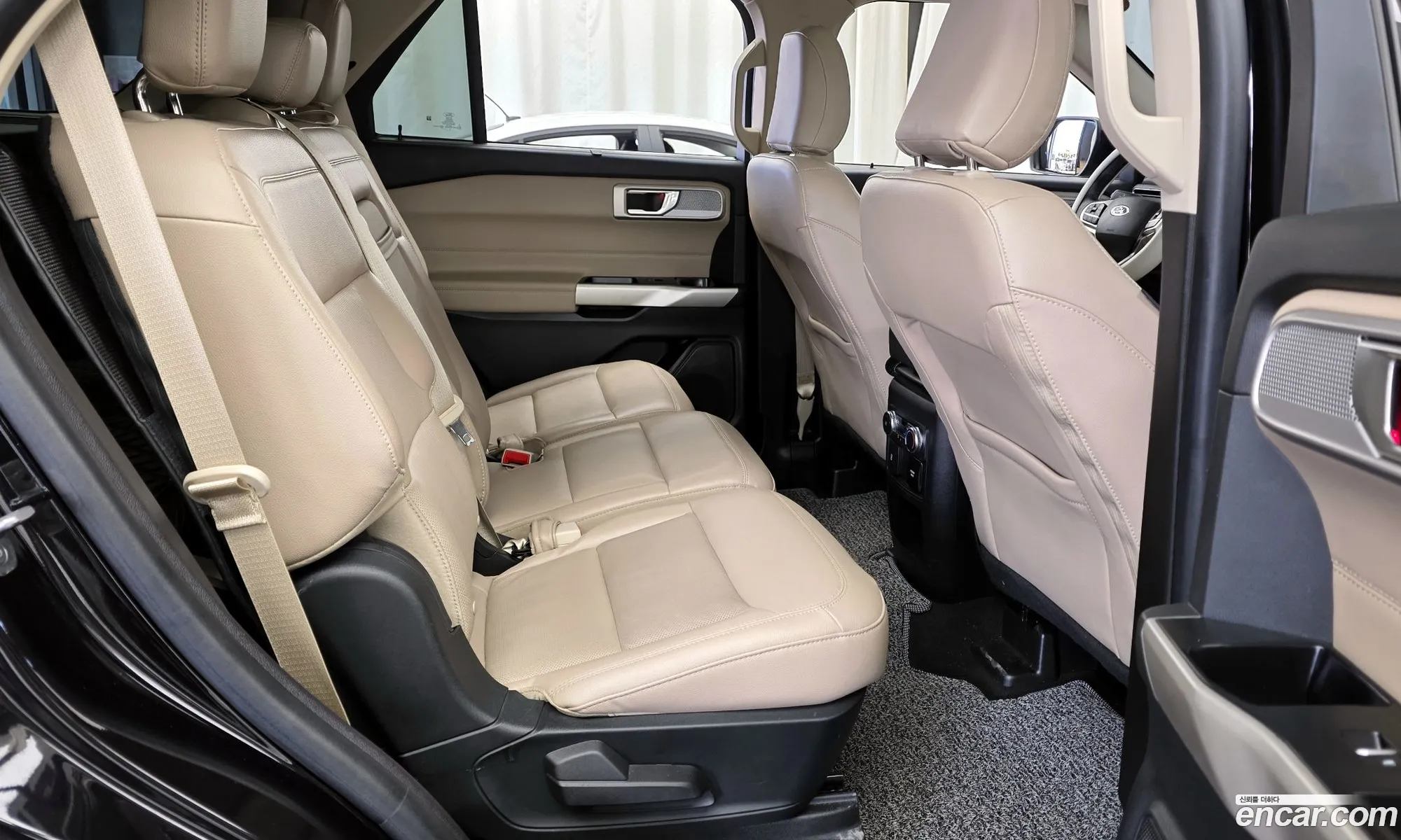Ford Explorer 6th Gen 2021 — 4