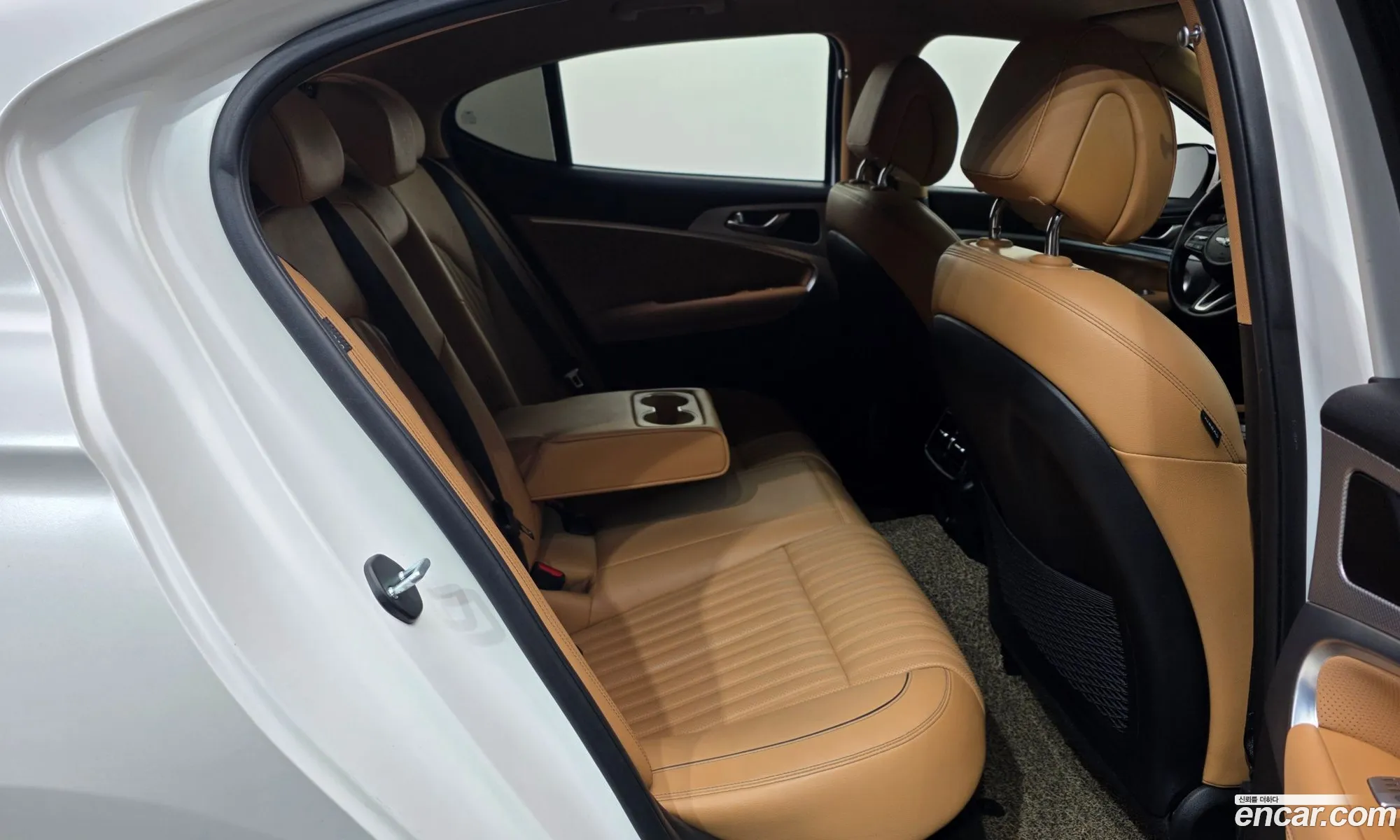 Genesis G70 2020 — 16