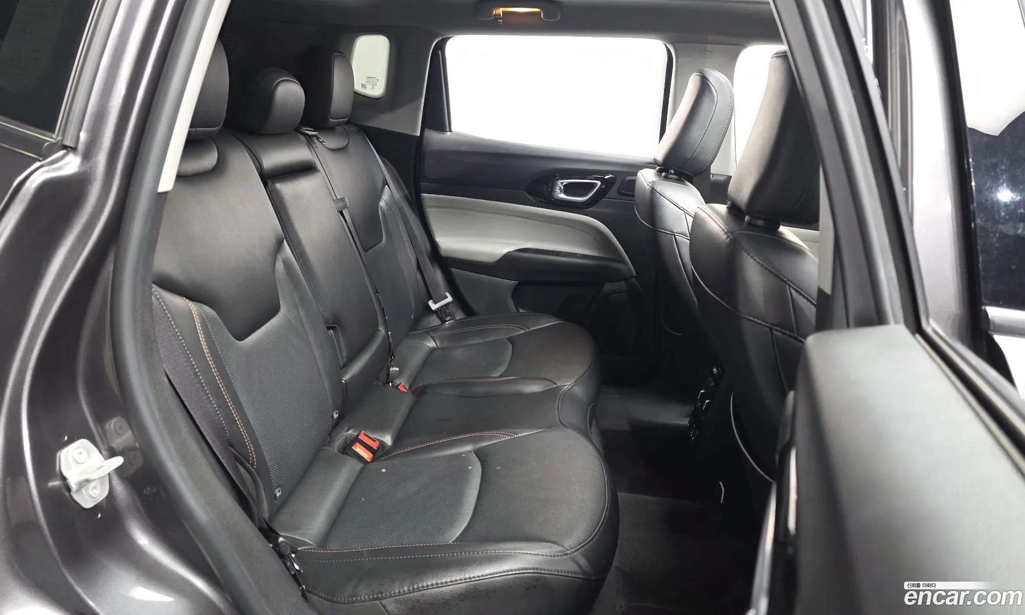 Jeep Compass 2022 3C4NJDCB8NT175808 — 11
