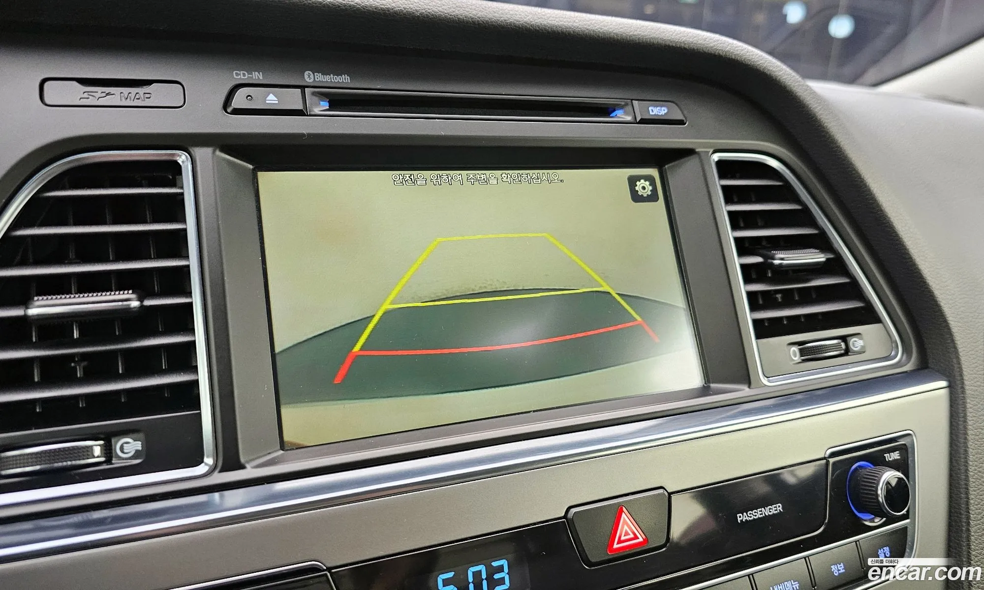 Hyundai LF Sonata 2014 — 17