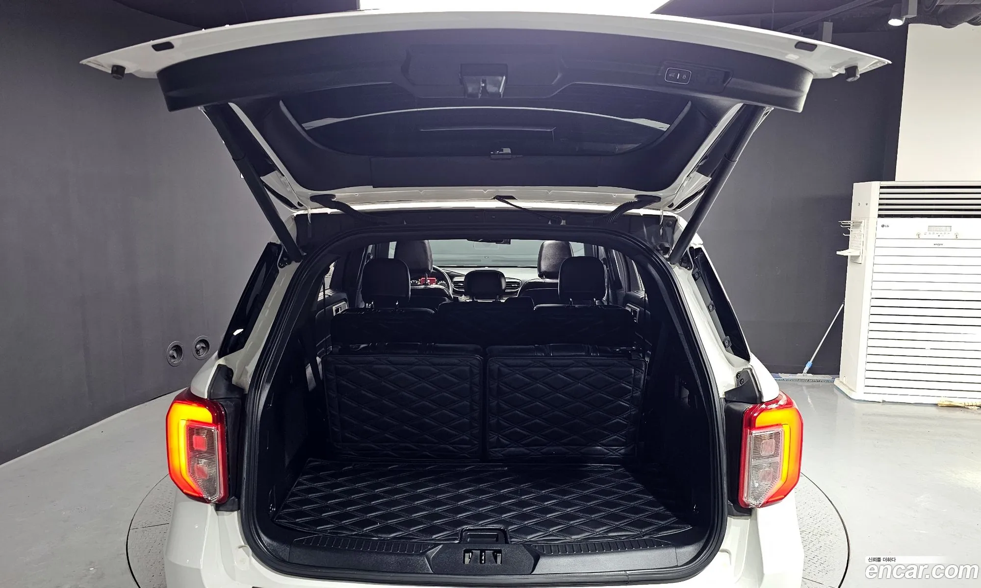 Ford Explorer 6th Gen 2019 1FMSK8FH6LGA74366 — 20
