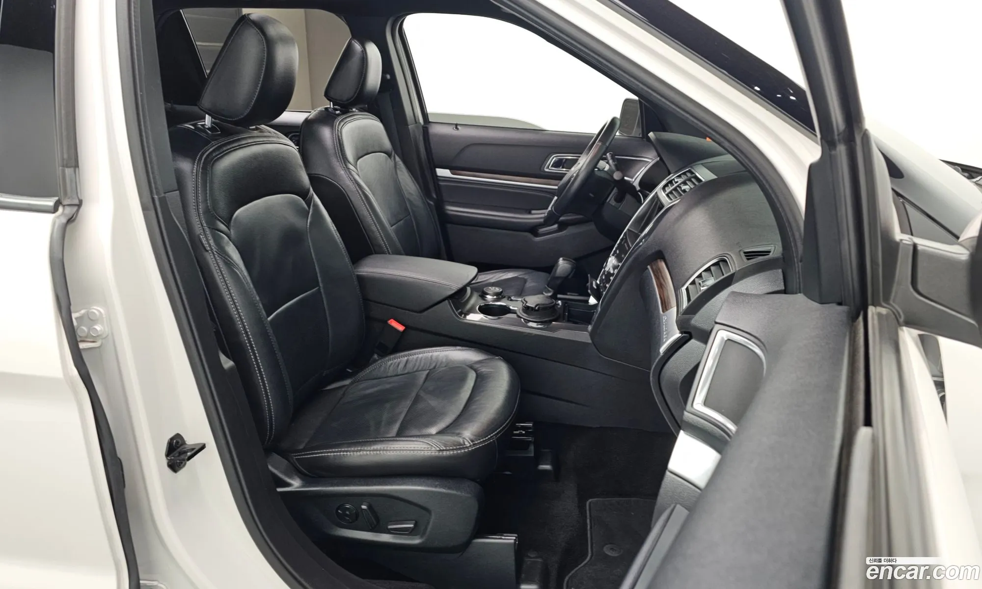 Ford Explorer 2019 — 3