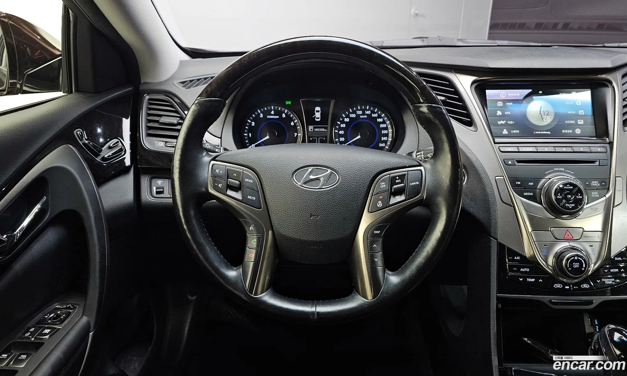 Hyundai Grandeur HG 2012 — 17