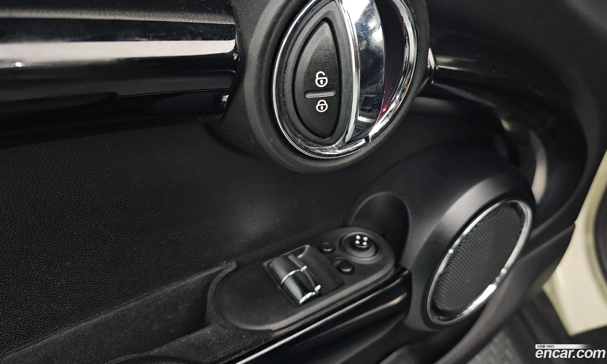 Mini Cooper S 2015 WMWXP7109FT877978 — 5