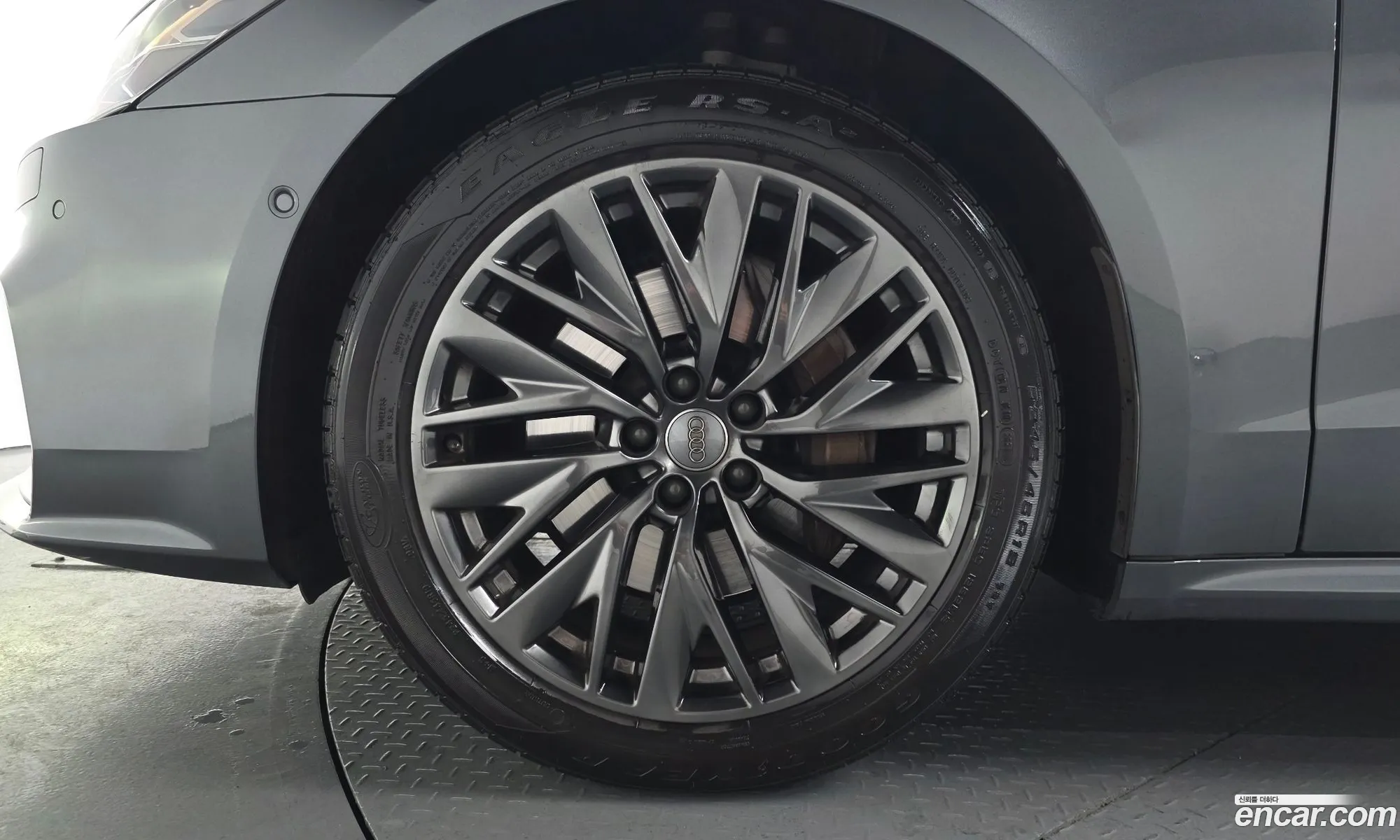 Audi A7 2020 WAUZZZF25LN080667 — 2