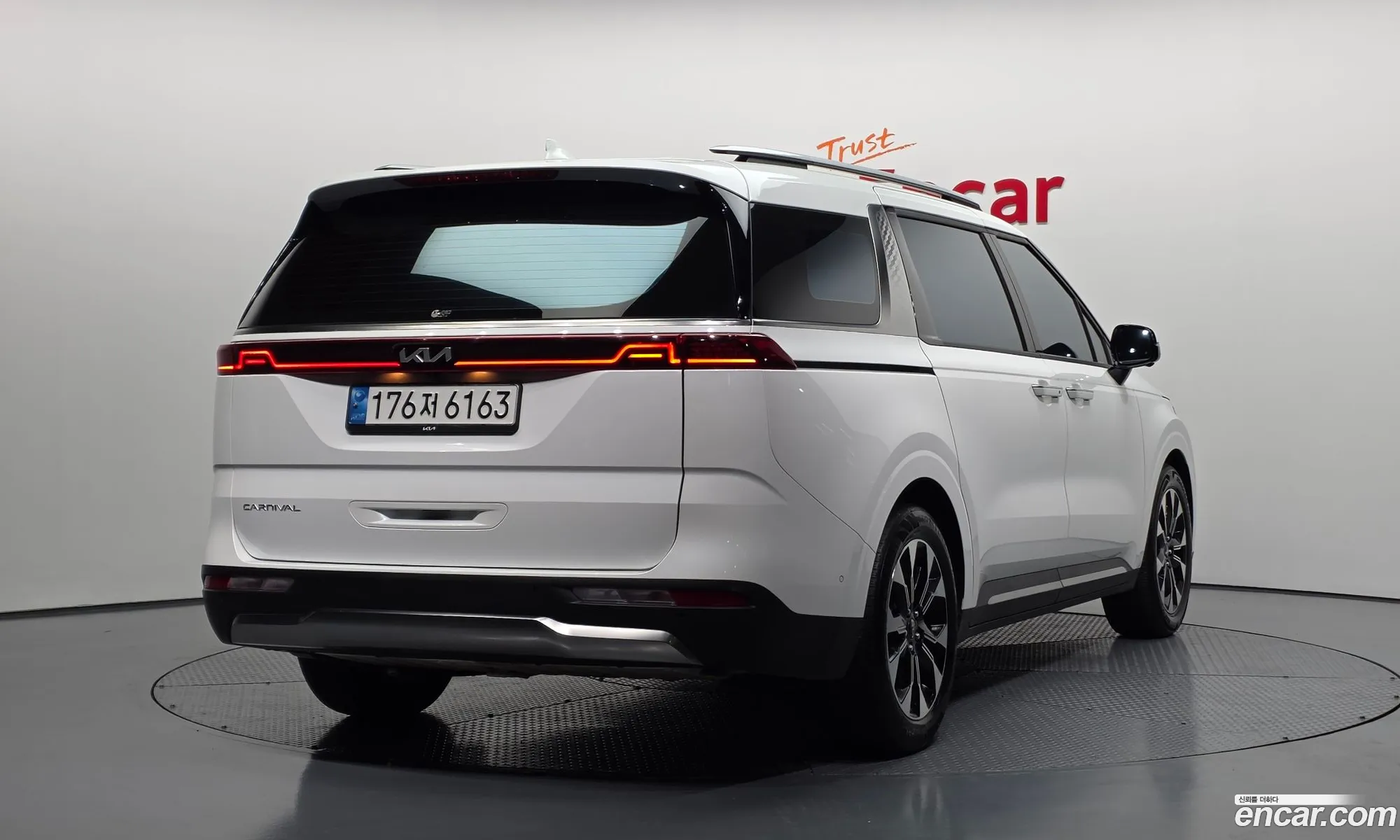 Kia Carnival 2022 — 18