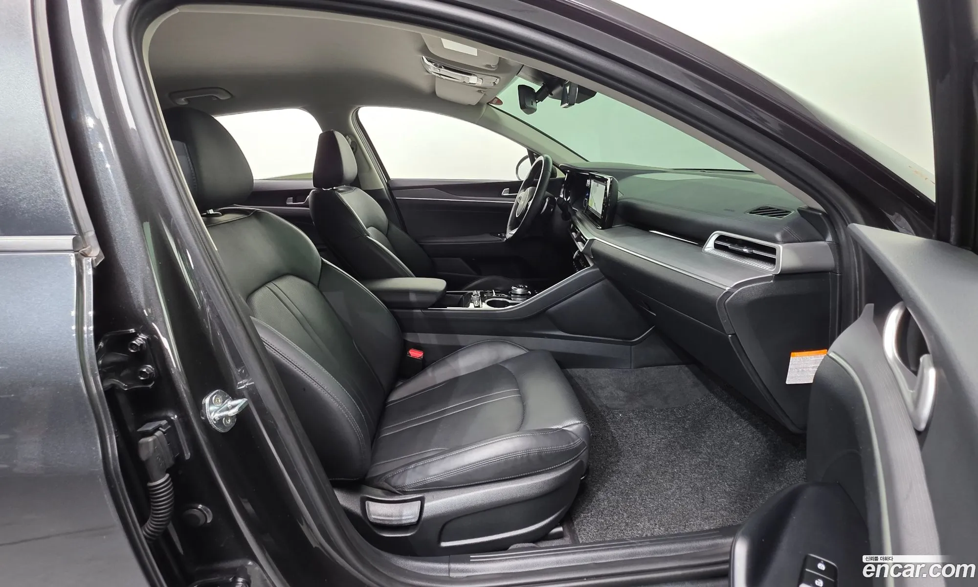 Kia K5 Hybrid 2021 — 17