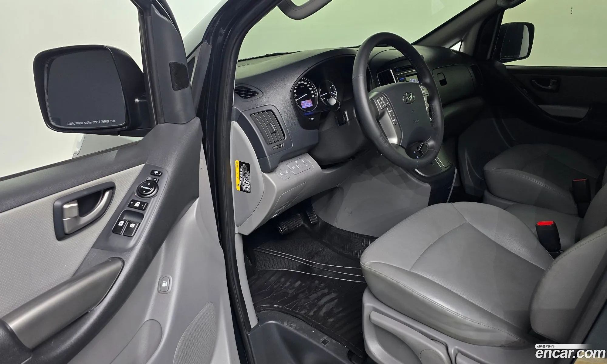 Hyundai Grand Starex 2021 — 18