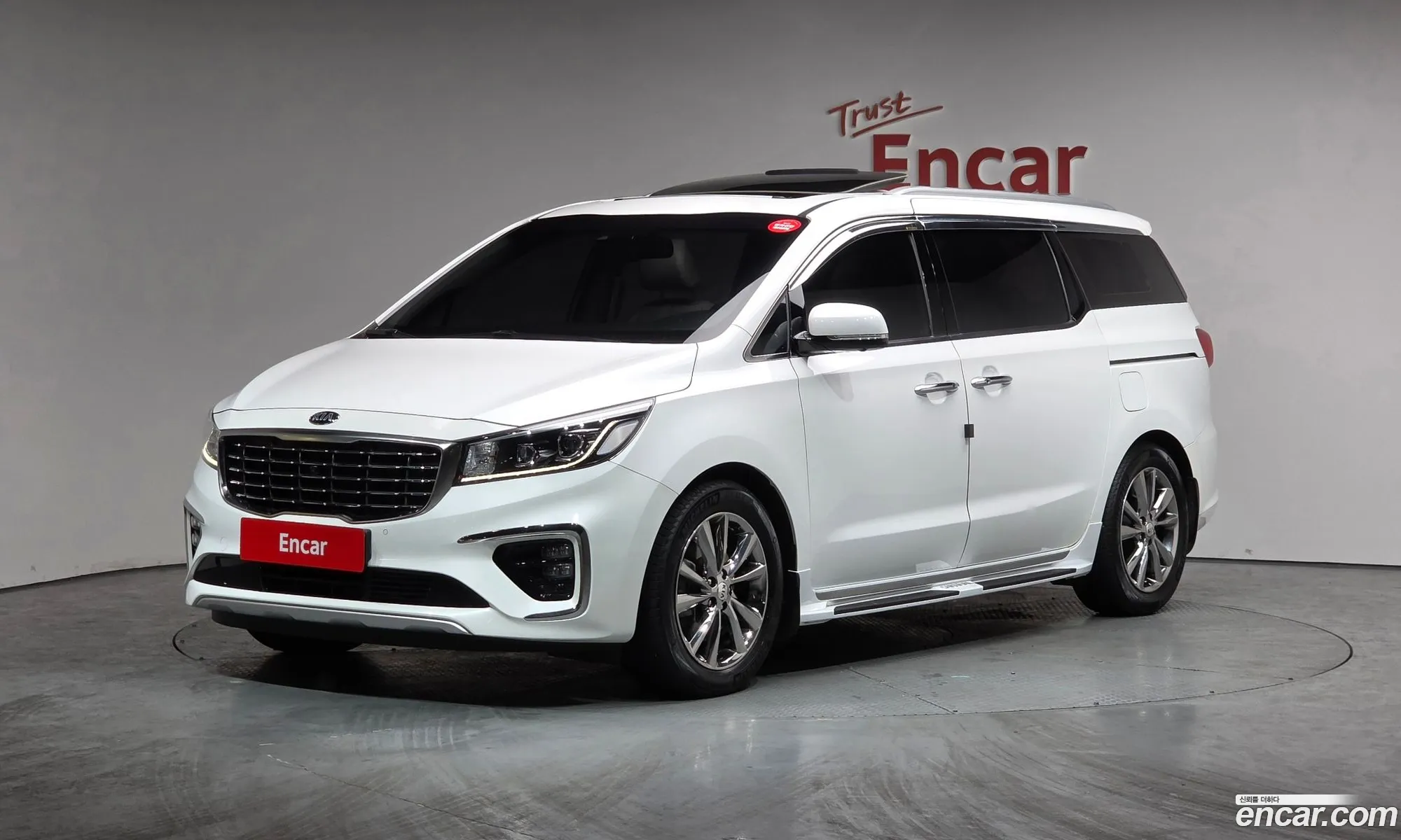 Kia Carnival 2019 — 17