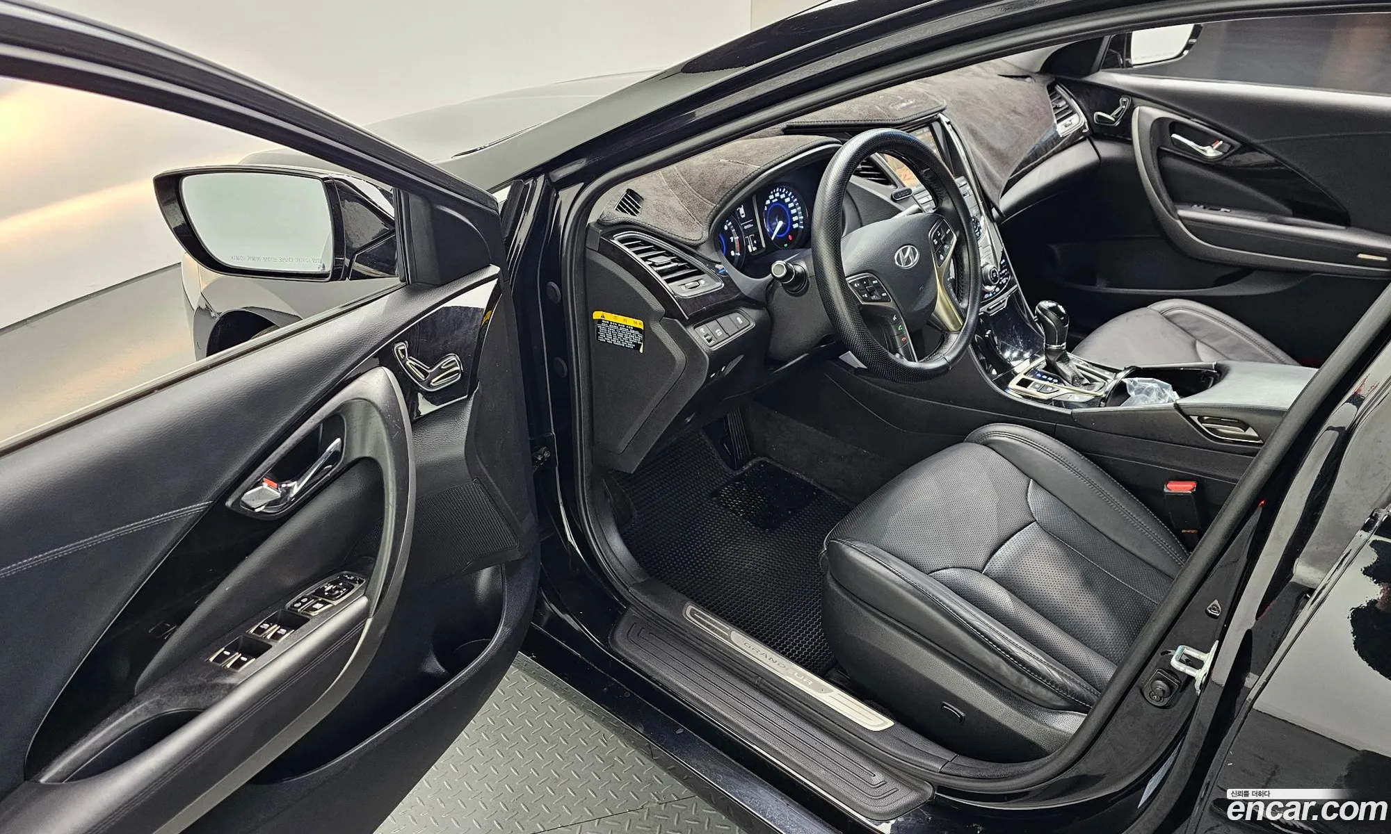 Hyundai Grandeur HG 2012 — 16