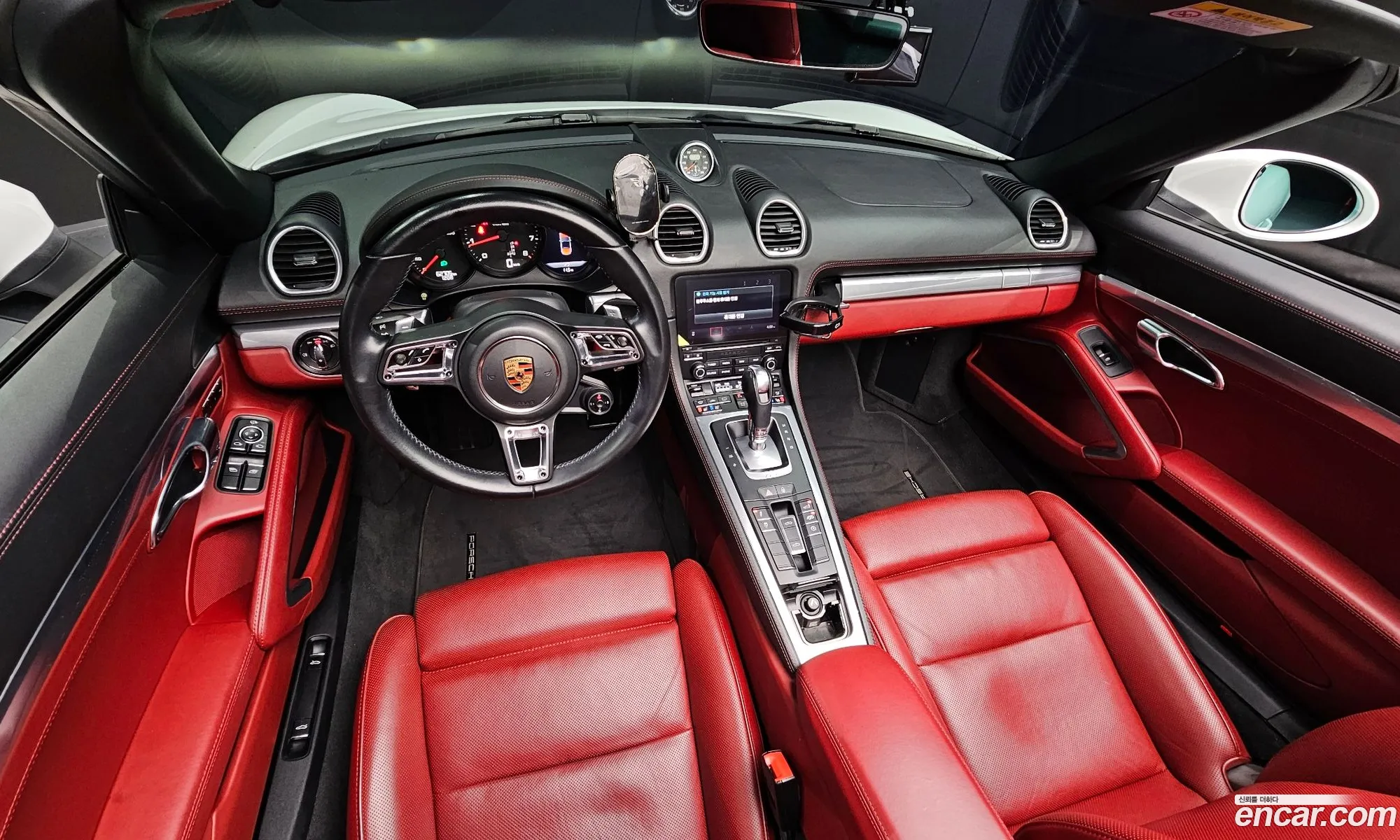 Porsche 718 Boxster 2018 WP0CA2987KS210262 — 17