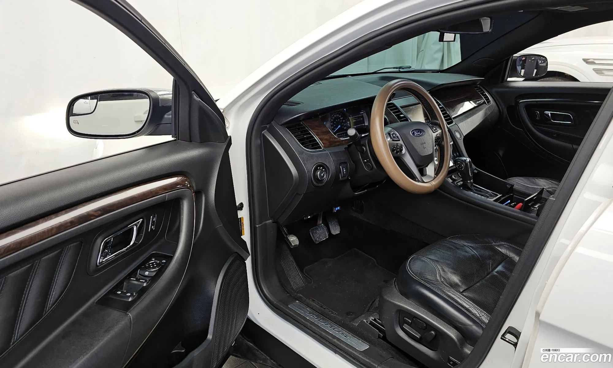 Ford Taurus 2014 1FAHP2F97EG151776 — 4