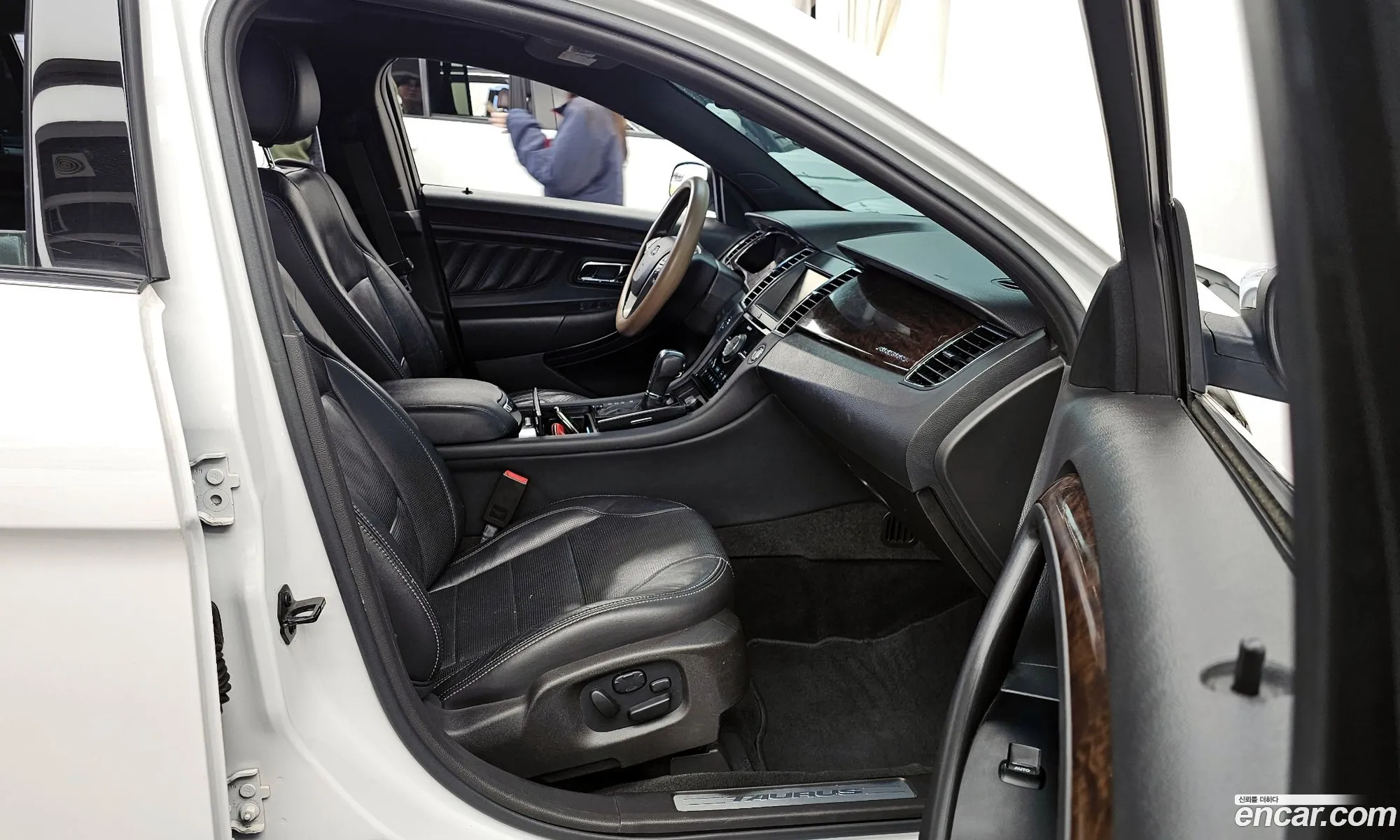 Ford Taurus 2014 1FAHP2F97EG151776 — 2