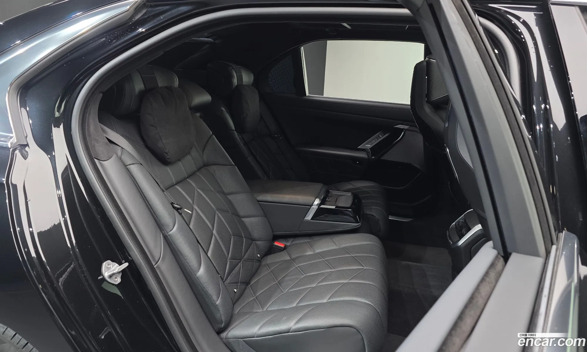 BMW 7 Series 2023 — 9
