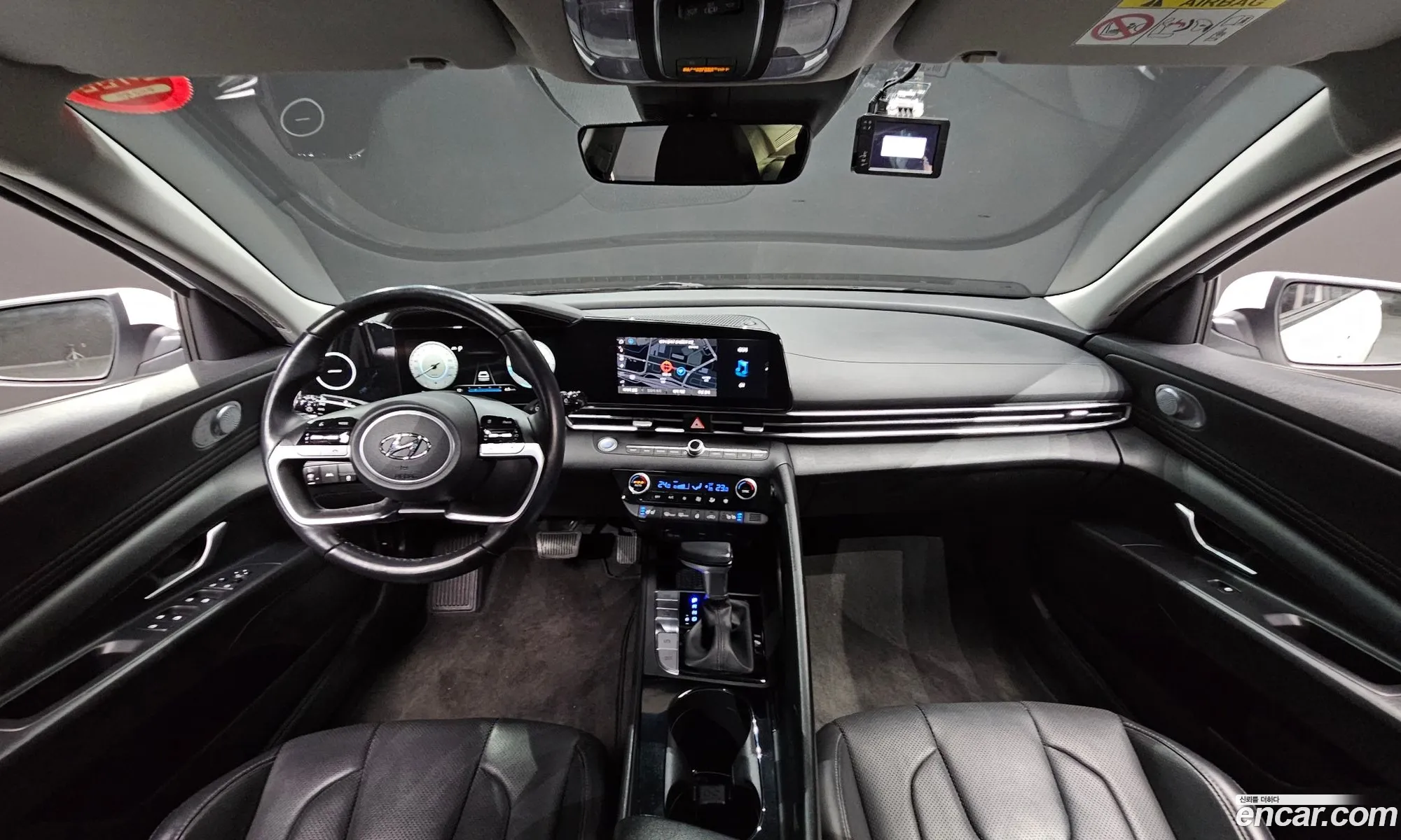 Hyundai Elantra 2021 — 17