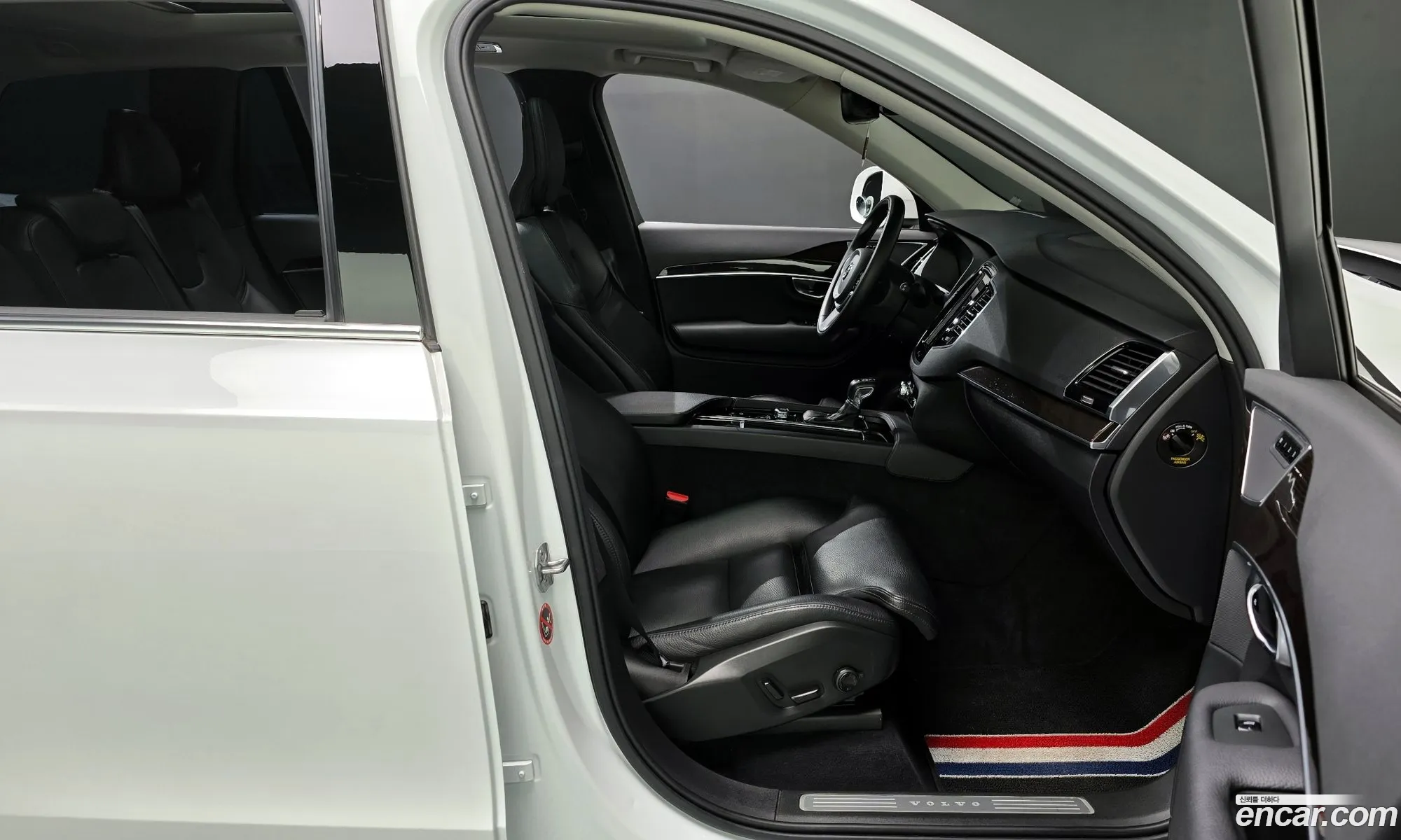 Volvo XC90 2019 YV1LF68TCK1451896 — 9