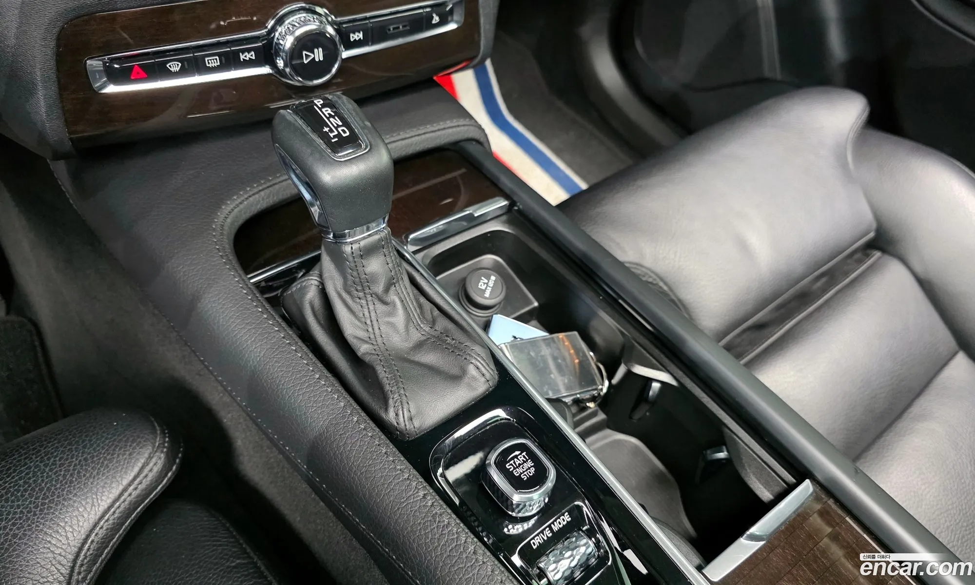 Volvo XC90 2019 YV1LF68TCK1451896 — 17
