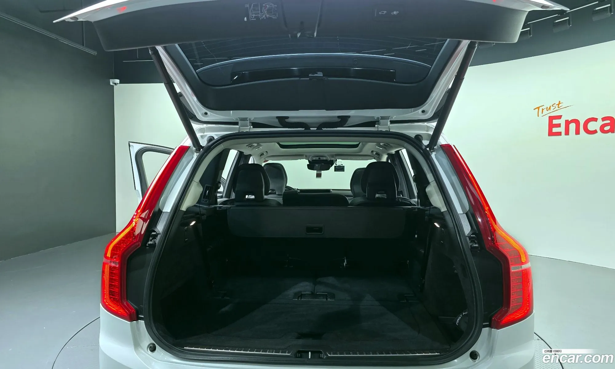 Volvo XC90 2019 YV1LF68TCK1451896 — 13