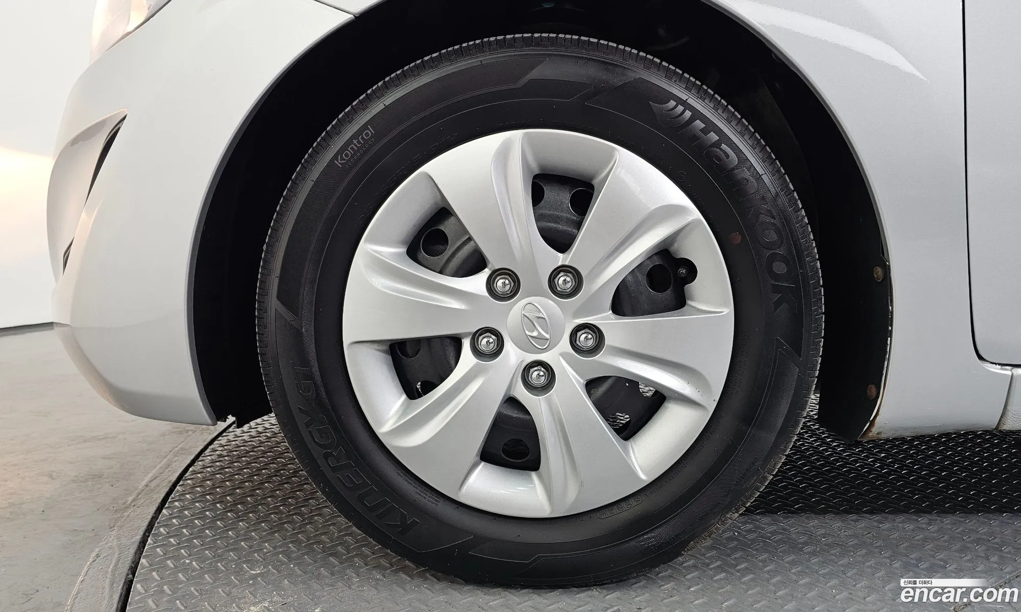 Hyundai Elantra 2014 — 17