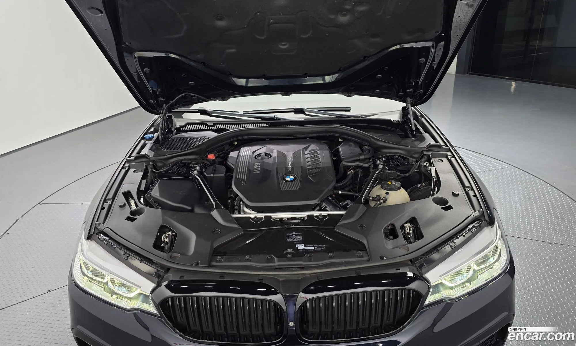 BMW 5 Series 2017 — 14