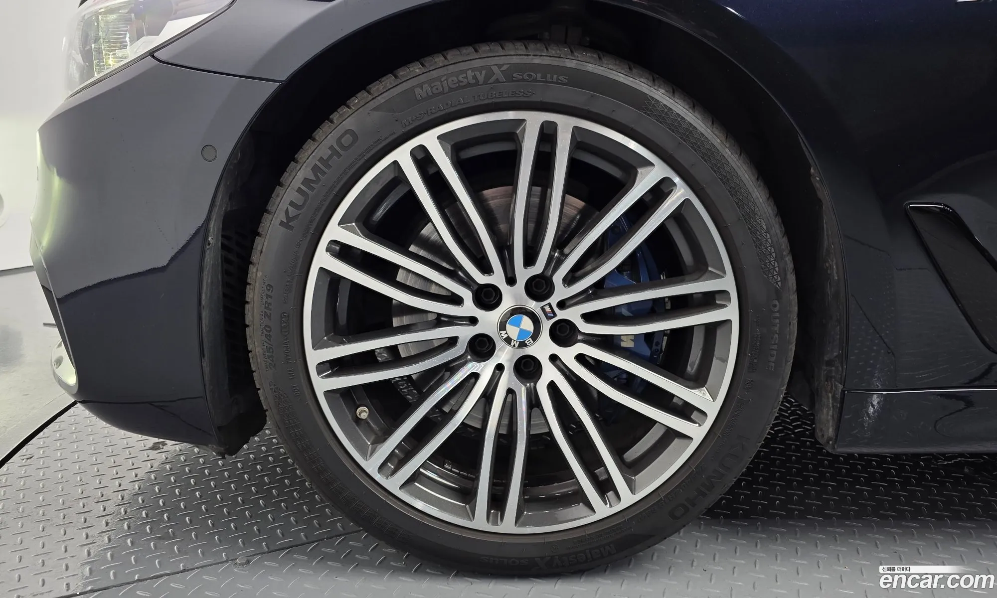 BMW 5 Series 2017 — 9