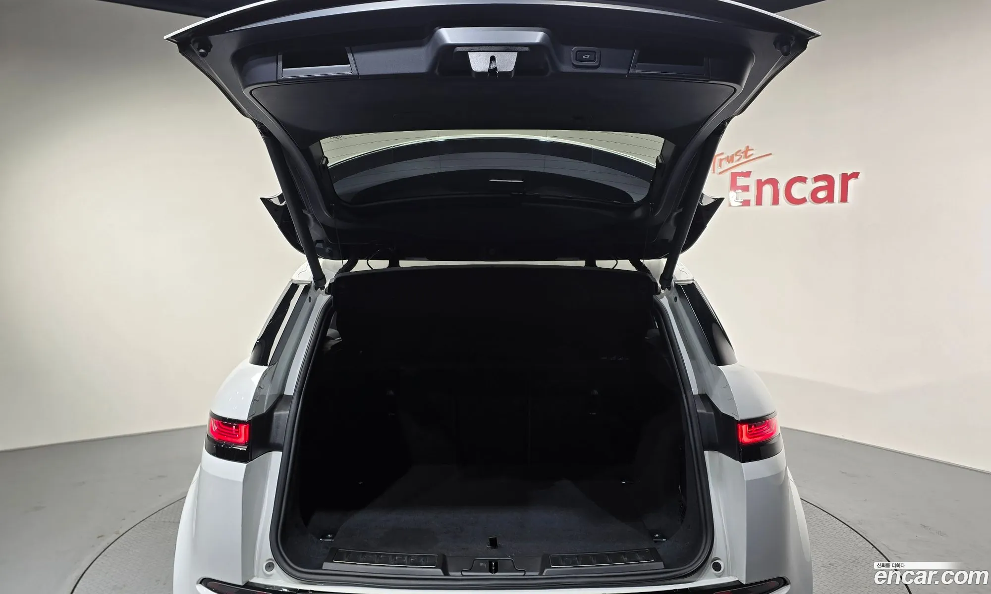 Land Rover Range Rover Evoque 2021 — 12