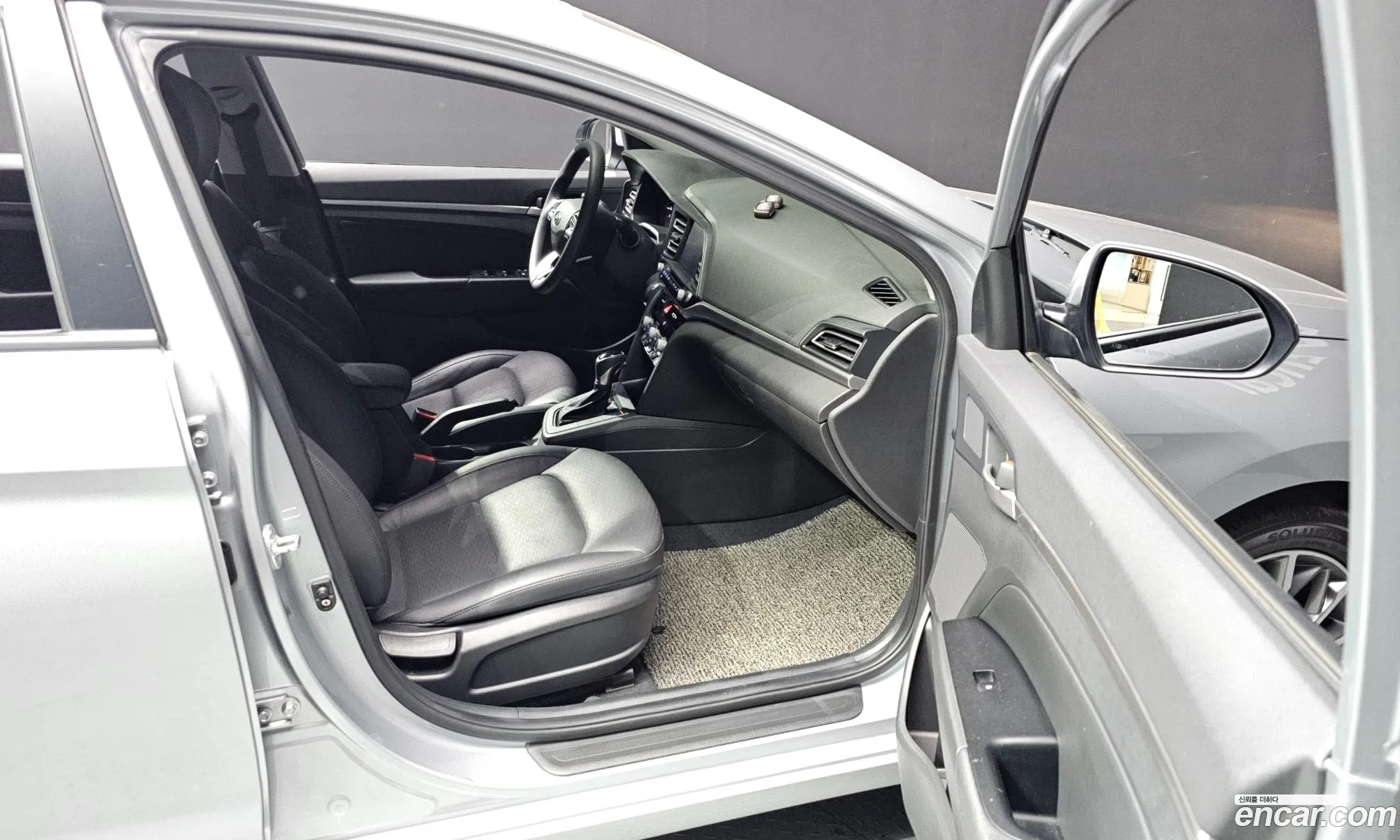 Hyundai Elantra AD 2020 — 10